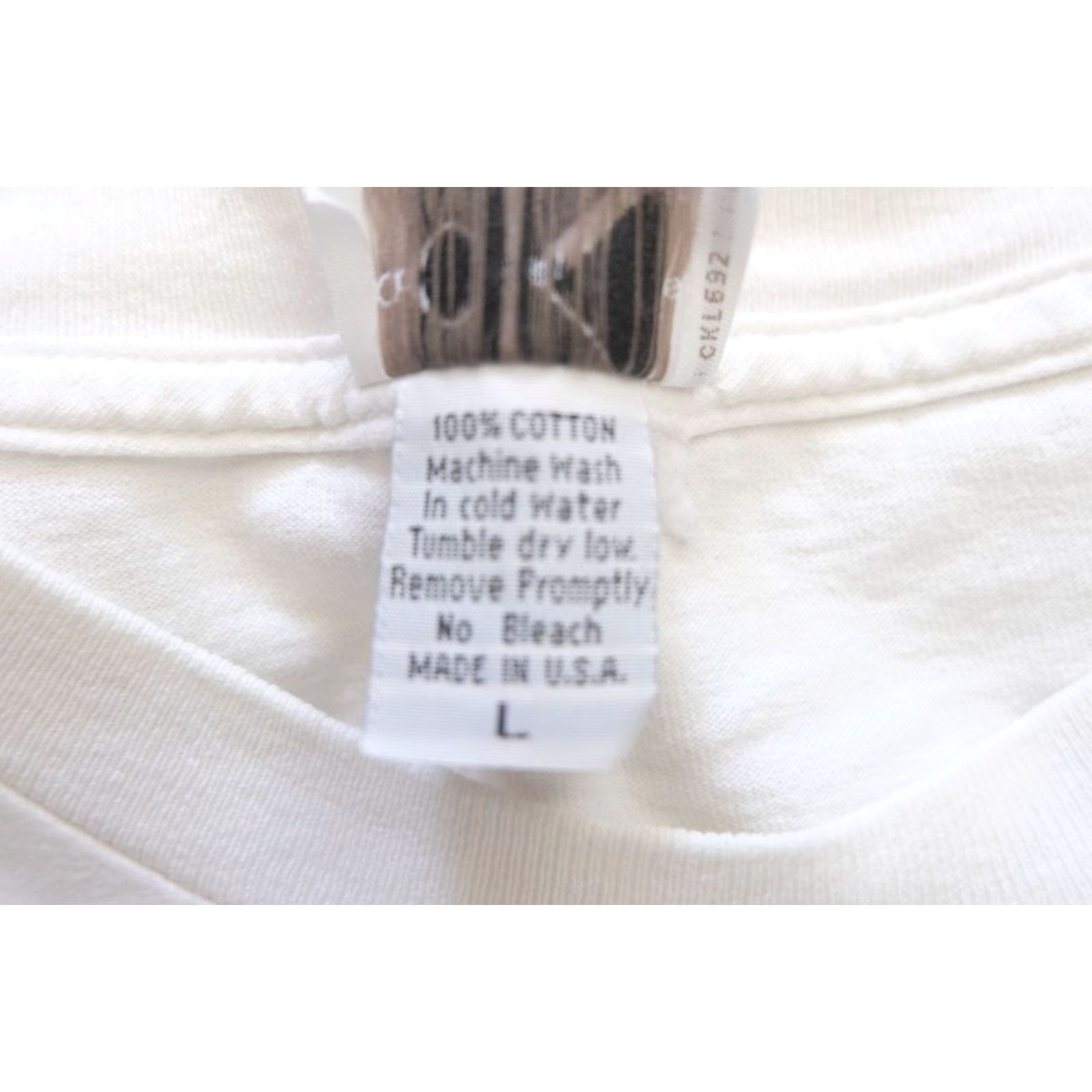 Calvin Klein CALVIN KLEIN JEANS USA MADE VTG 90s RETRO GRAPHIC DISTRESSED WHITE T SHIRT SZ L Mens Shirt Size US L / EU 52-54 / 3 - 5 Thumbnail