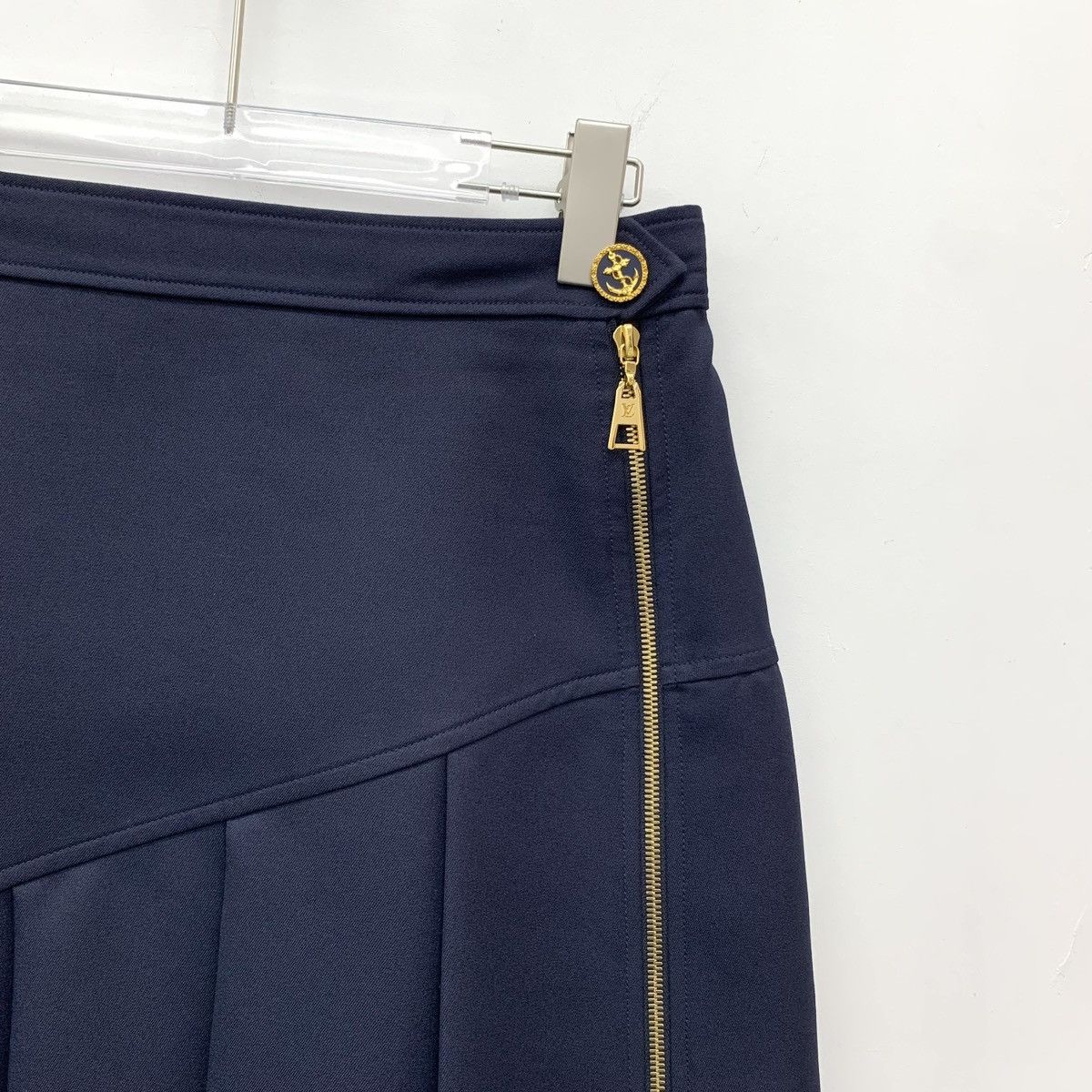 Louis Vuitton Louis Vuitton Navy Pleated Casual Skirt K26WX Size 26" / US 2 / IT 38 - 3 Thumbnail