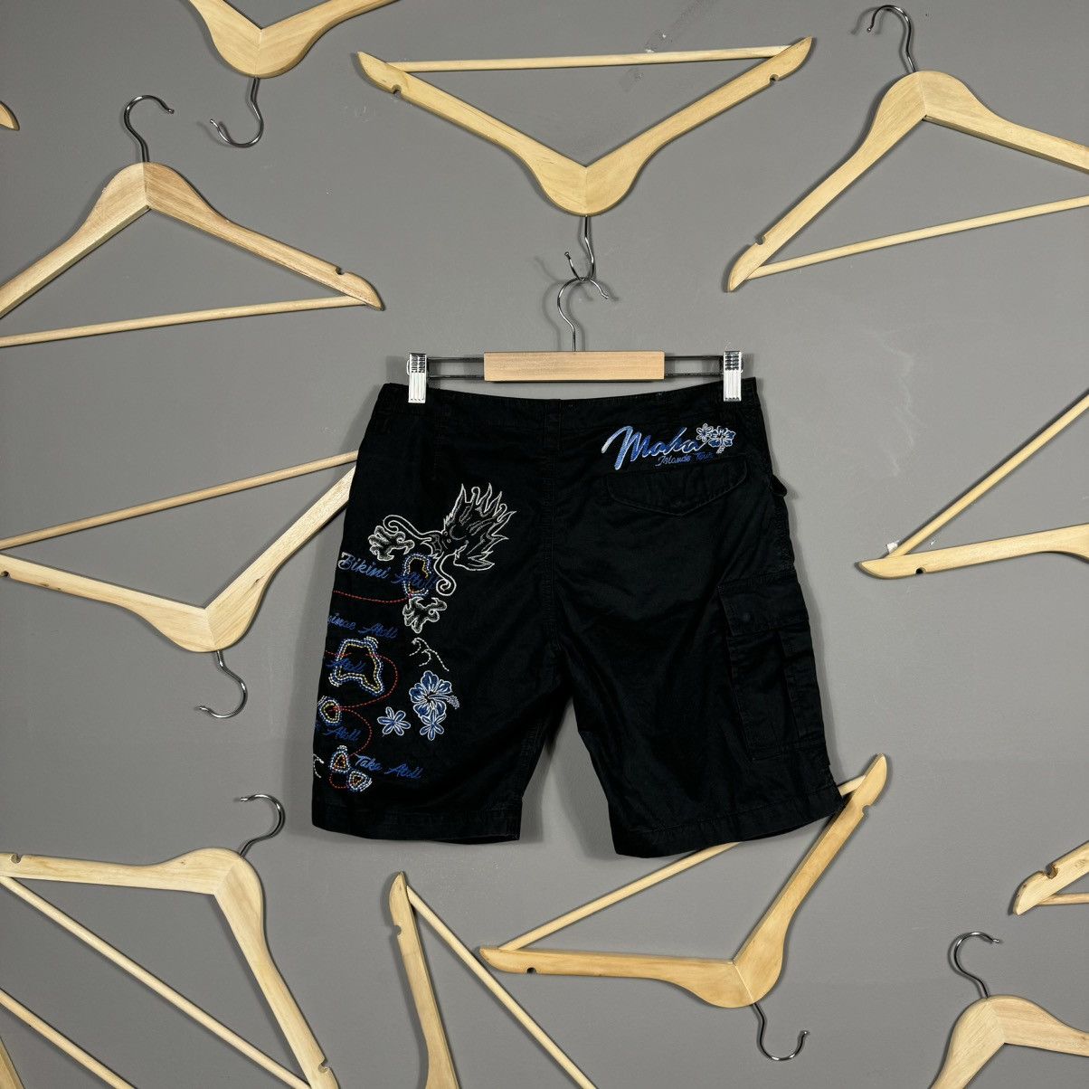 Maharishi Maharishi “Island Tour” Embroidered Cargo Shorts Size 30" / US 8 / IT 44 - 1 Thumbnail
