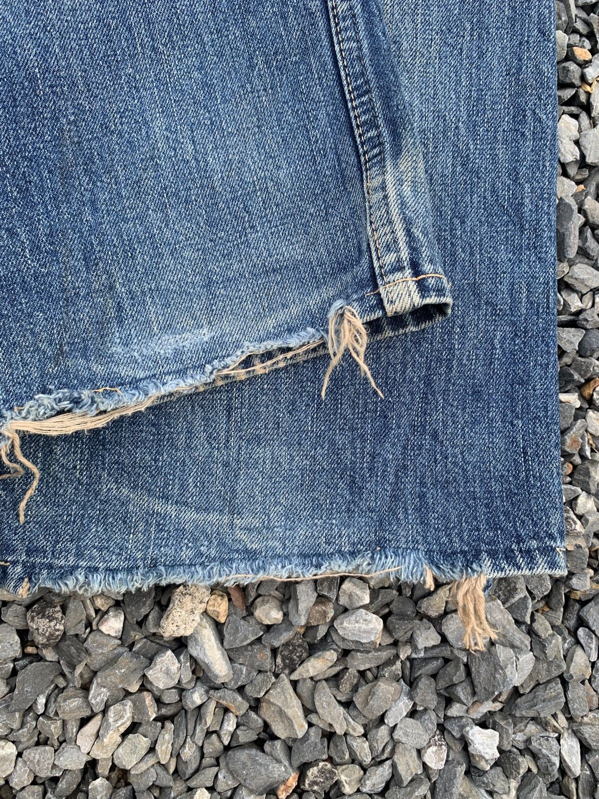 OMNIGOD OMNIGOD 50023 SELVEDGE BUTTON FLY JAPANESE DISTRESSED DENIM Size US 31 - 23 Thumbnail