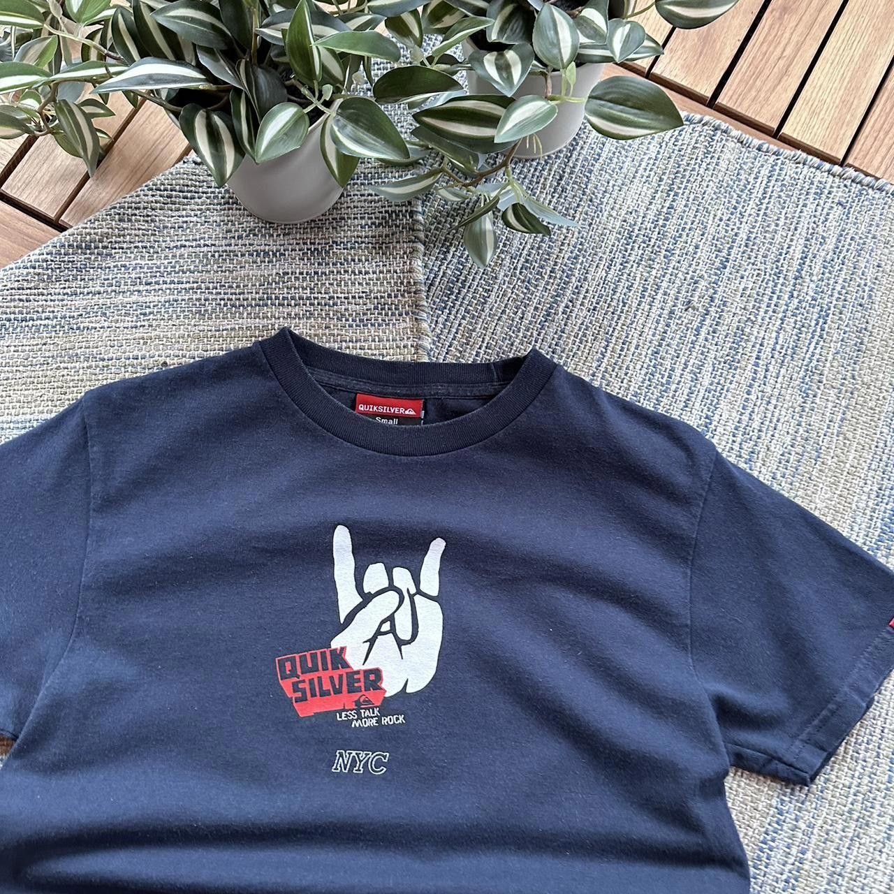 Quiksilver Vintage Y2K Quiksilver NYC Surfcore Tee T-shirt Size US S / EU 44-46 / 1 - 3 Thumbnail