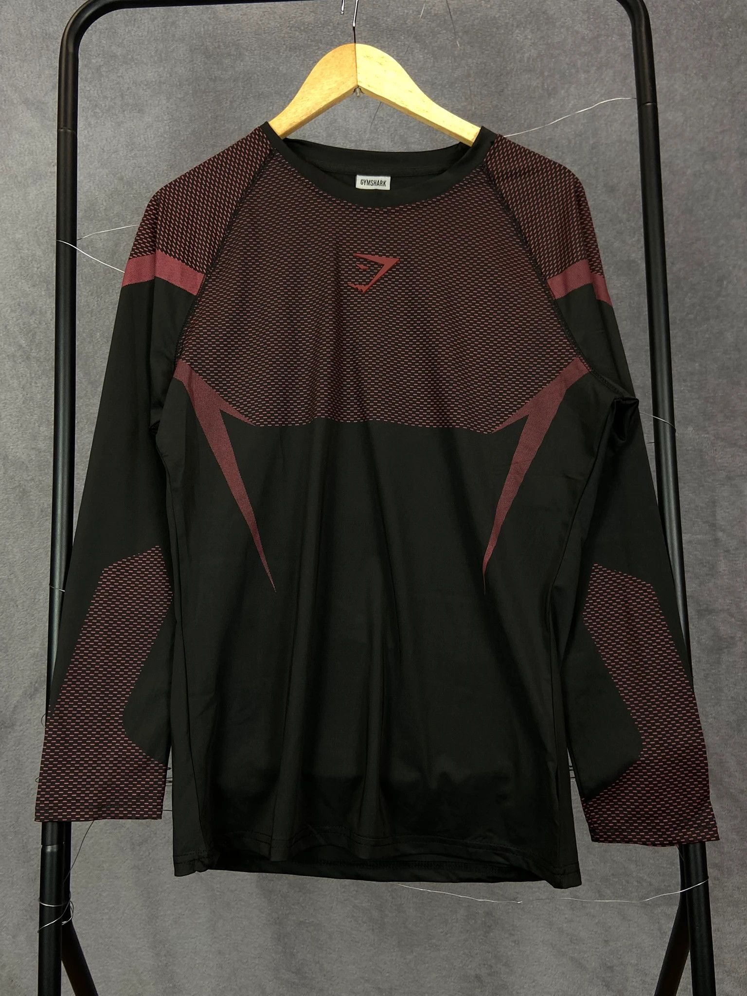 Gymshark Gymshark Red Longsleeve Size L Size US L / EU 52-54 / 3 - 1 Thumbnail