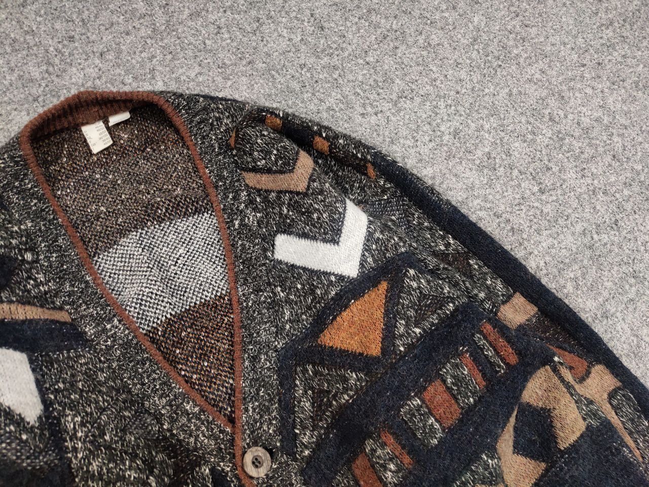 Japanese Brand Vintage 90's Japanese Style Knit Art Gray Pattern Cardigan Size US L / EU 52-54 / 3 - 11 Thumbnail