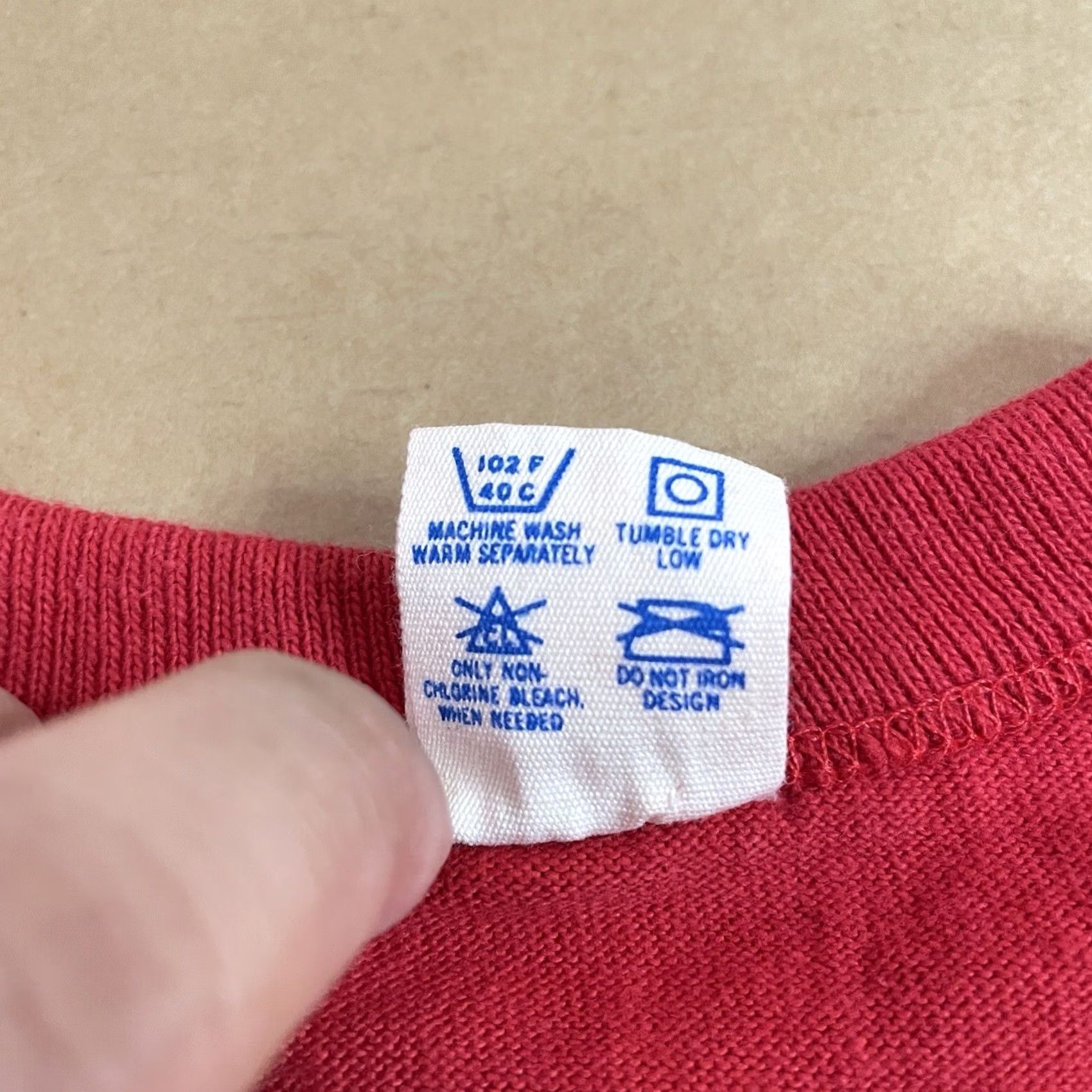 Champion VINTAGE Champion Shirt Adult Large Red Spell Out Left Chest Logo Outdoors 90s Mens Size US L / EU 52-54 / 3 - 7 Thumbnail