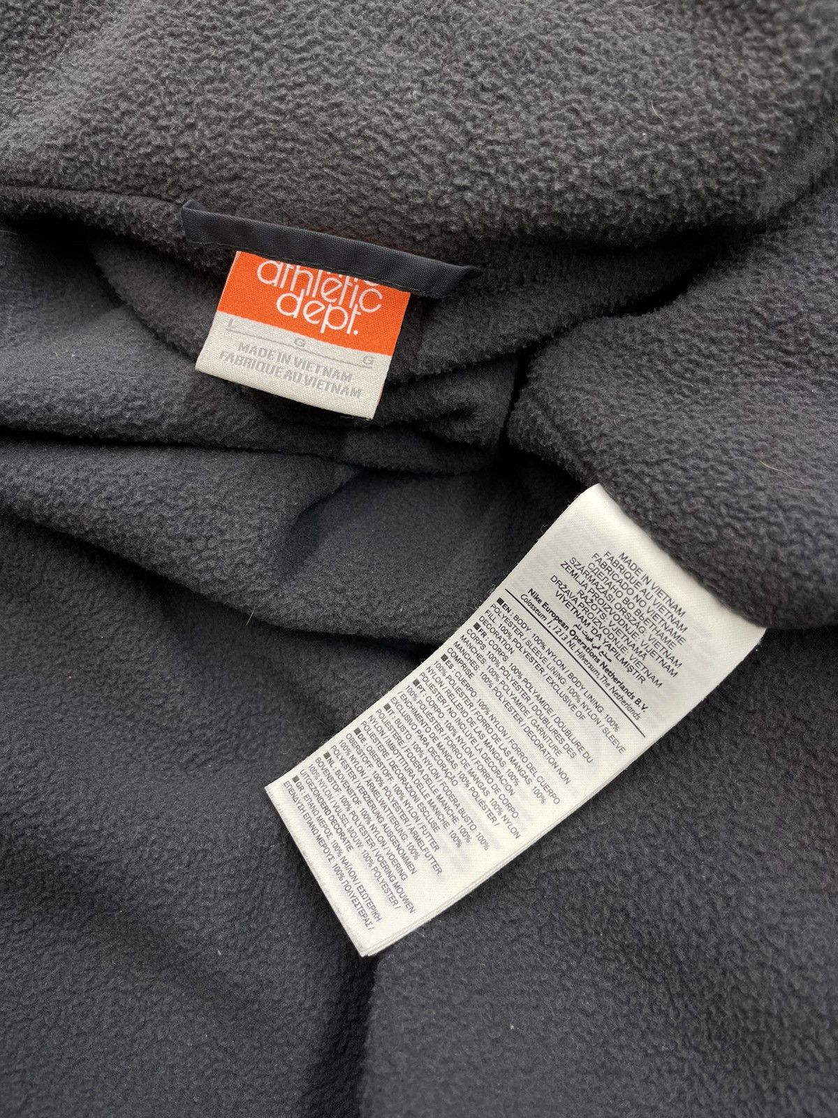 Nike Vintage Nike Athletic Nylon Jacket Basic Logo Swoosh Y2K TN Size US L / EU 52-54 / 3 - 15 Thumbnail