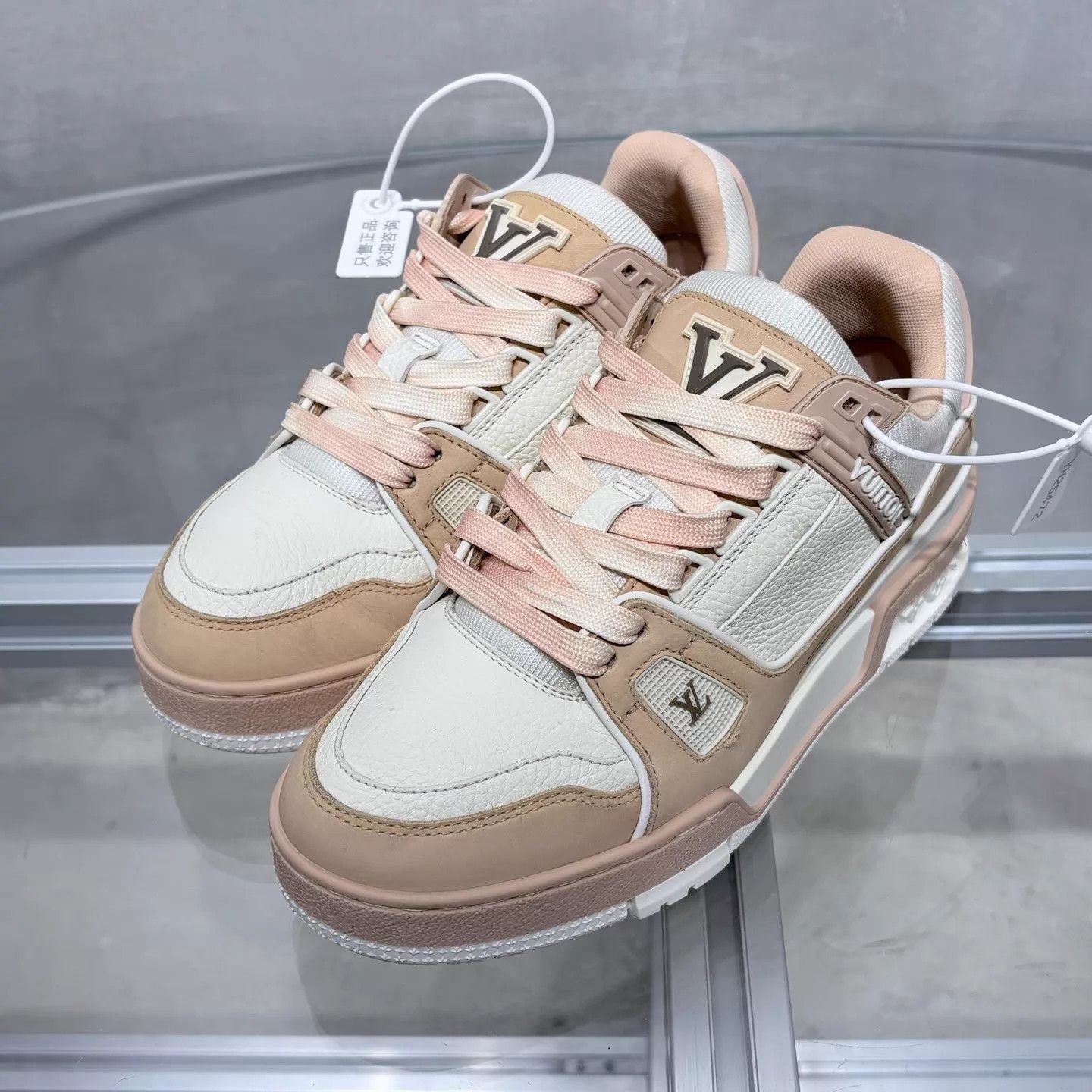 Louis Vuitton LV Trainer Pink White UK1.5 EU35.5 YH25471 Size US 5 / IT 35 - 2 Thumbnail
