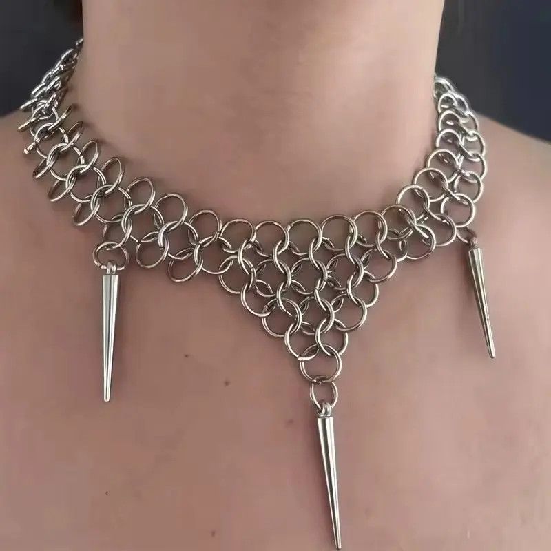 Jewelry Circular Chain Rivet Pendant Necklace Size ONE SIZE - 2 Thumbnail