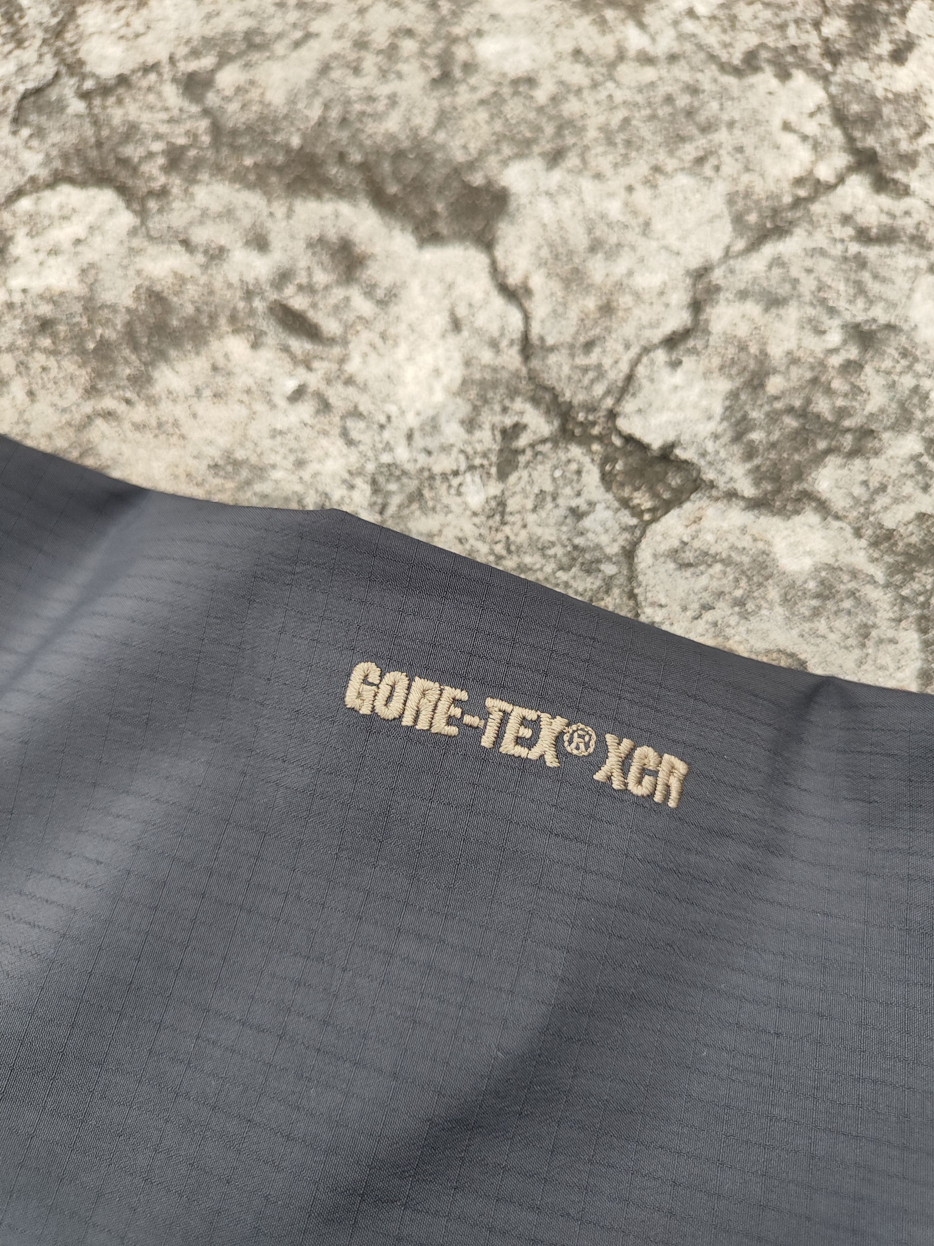 Arc'teryx Arcteryx Beta AR Vintage Goretex XCR Size S / US 4 / IT 40 - 4 Thumbnail