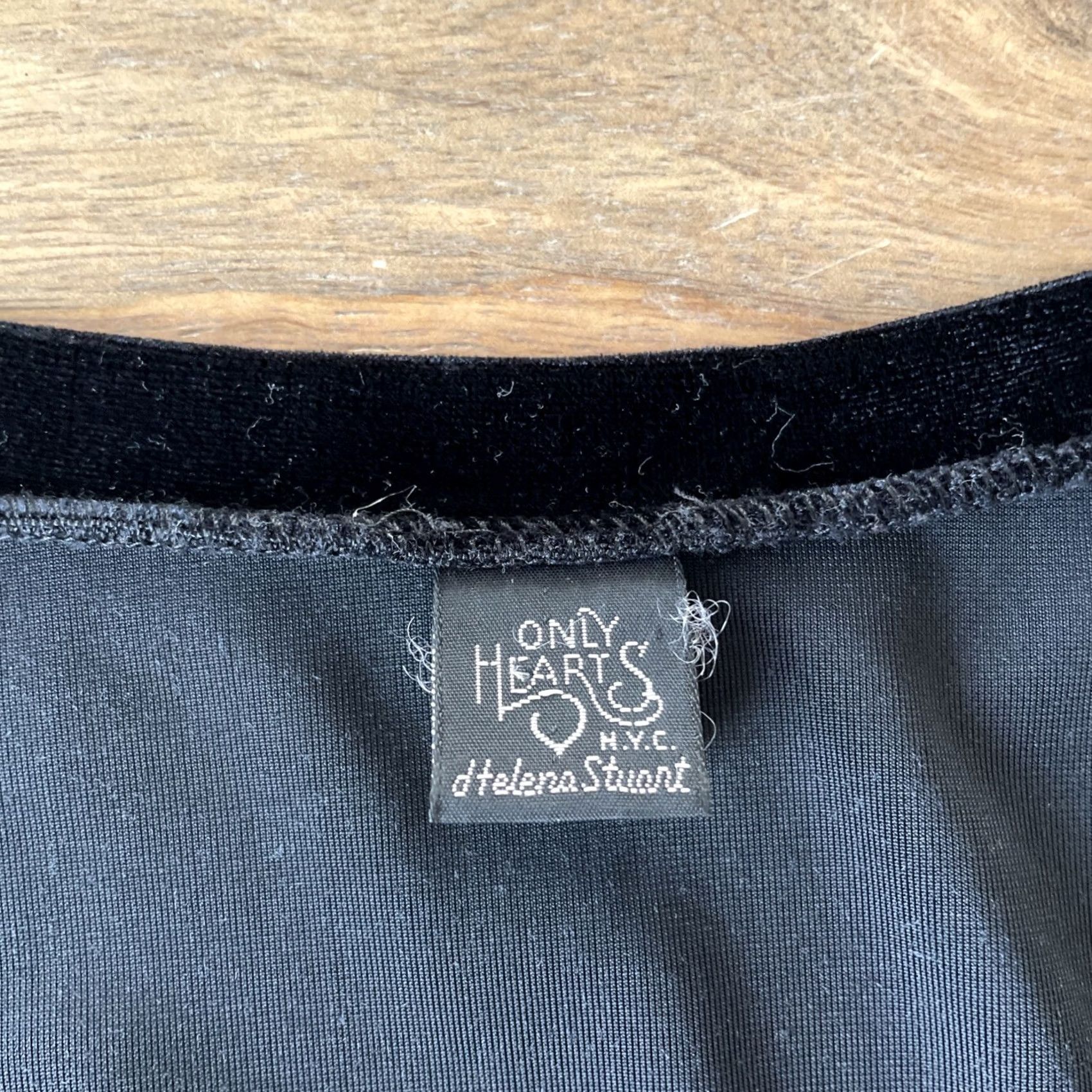 Vintage Only Hearts Black Velour Scoop Neck Long Sleeve Crop Top Women M Velour USA Slim Casual Party/Cocktail Shirt Blouse Size M / US 6-8 / IT 42-44 - 3 Thumbnail