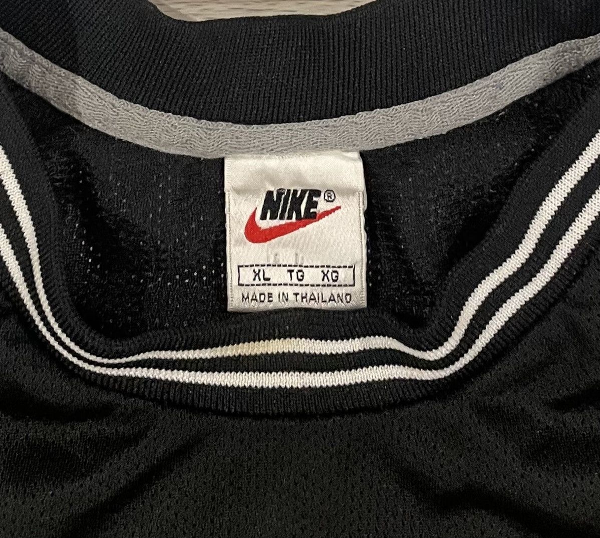 Nike Vintage 90s Nike Shirt Black Chest Soccer Jersey Men’s XL Size US XL / EU 56 / 4 - 2 Thumbnail