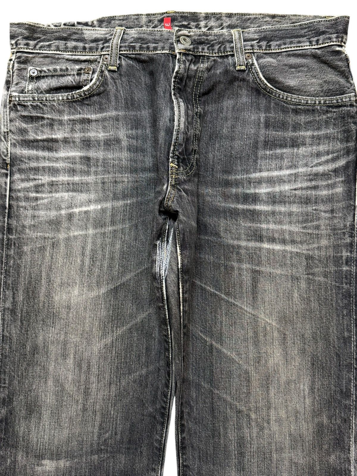Uniqlo Vintage Y2K Japanese Uniqlo Faded Wash Whiskers Relaxed Fits Size US 35 - 3 Thumbnail