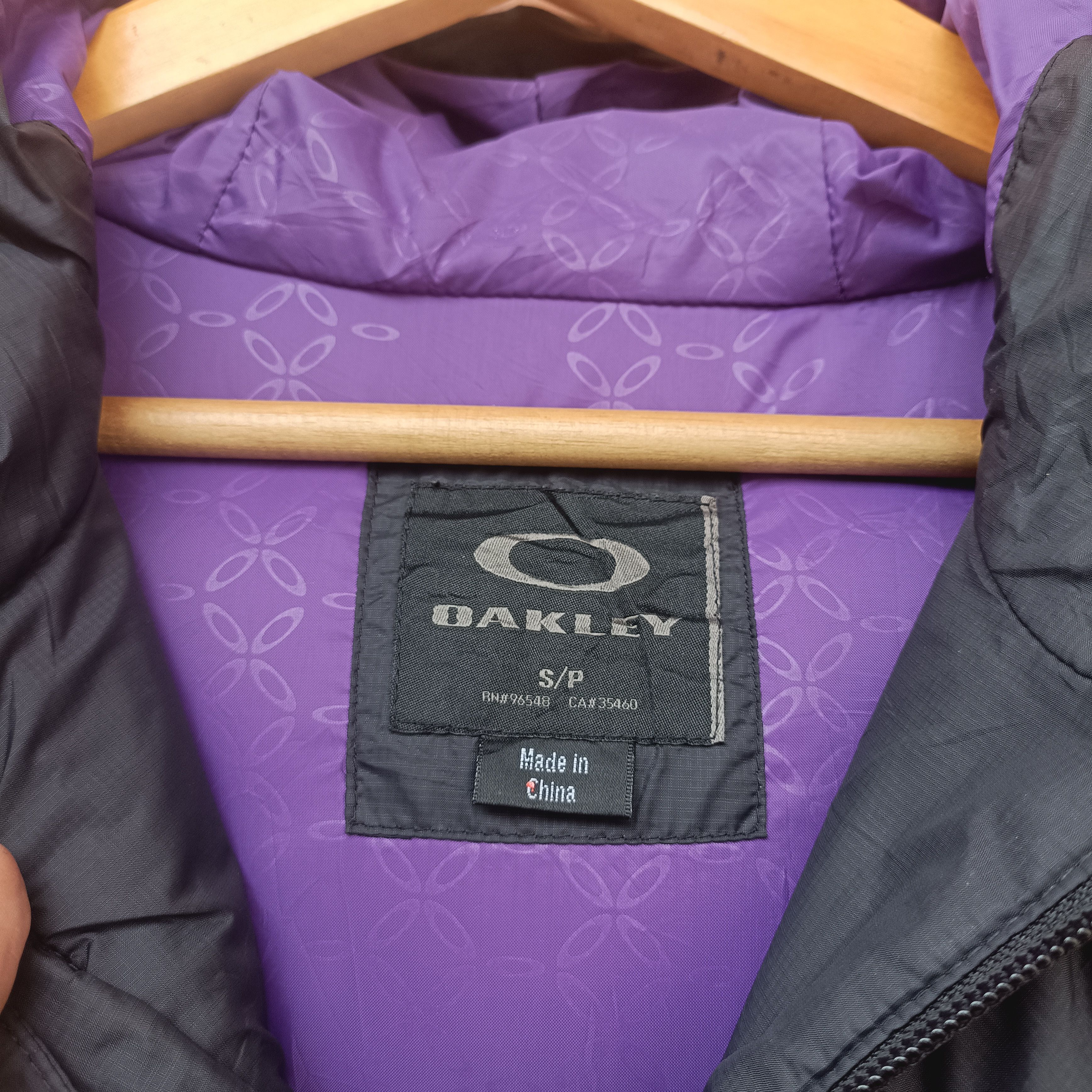 Oakley VINTAGE 2000'S OAKLEY PUFFER JACKET Size US S / EU 44-46 / 1 - 4 Thumbnail