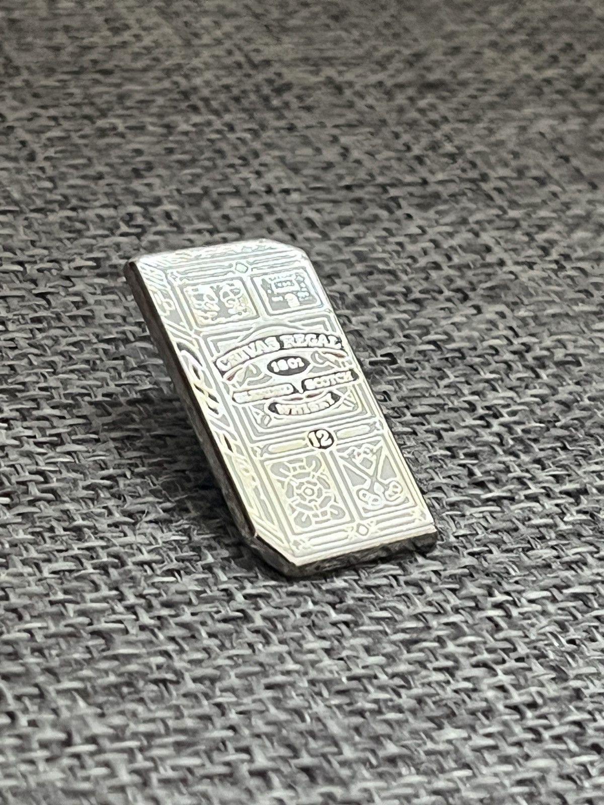 Vintage Chivas Regal whiskey vintage pin Size ONE SIZE - 2 Thumbnail