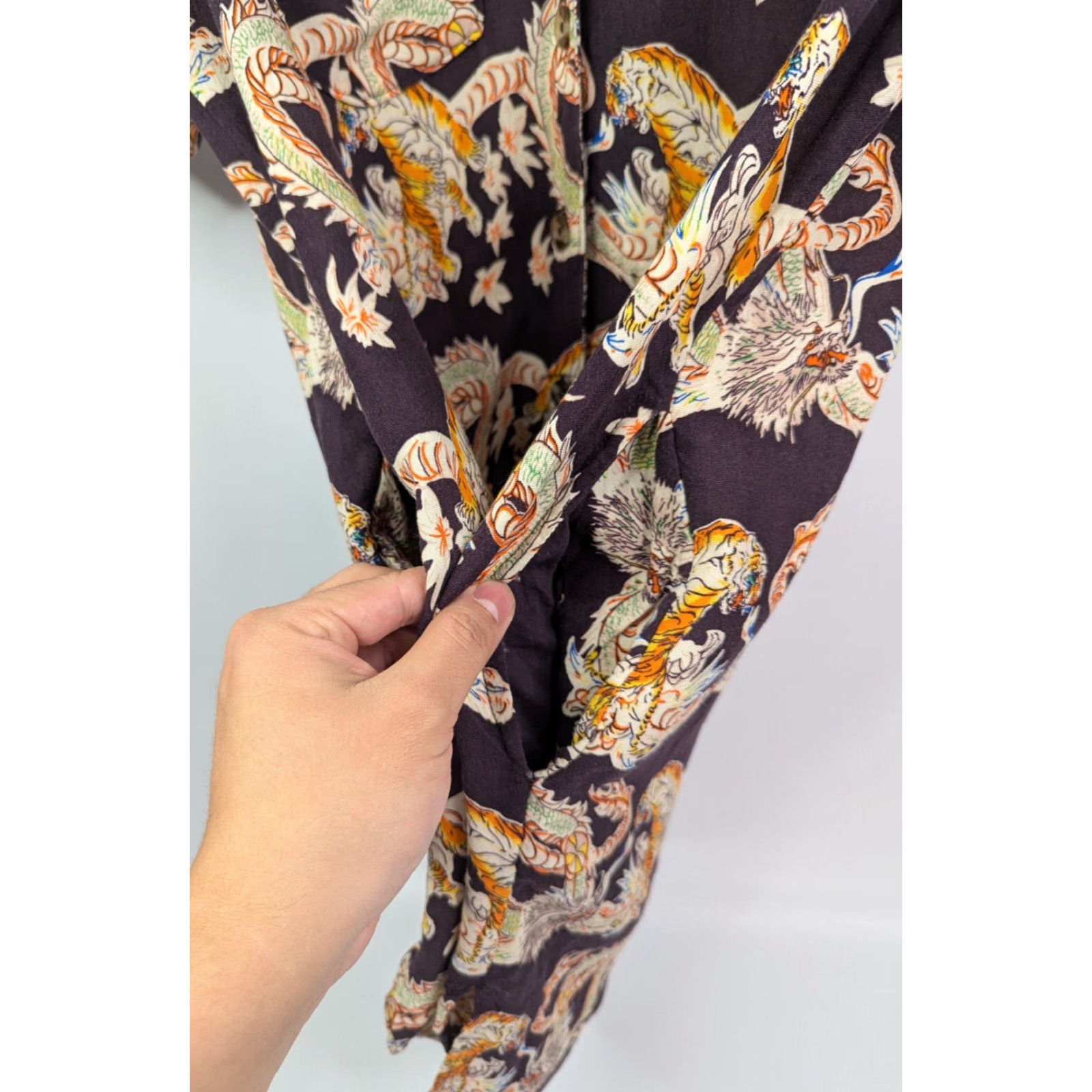 Urban Outfitters Urban Outfitters Dragon & Tiger Battle Print Button Shirt Dress Pockets Medium Shirt Mens M Multicolor Short Sleeve Button-Up Rayon Size 40R - 2 Thumbnail