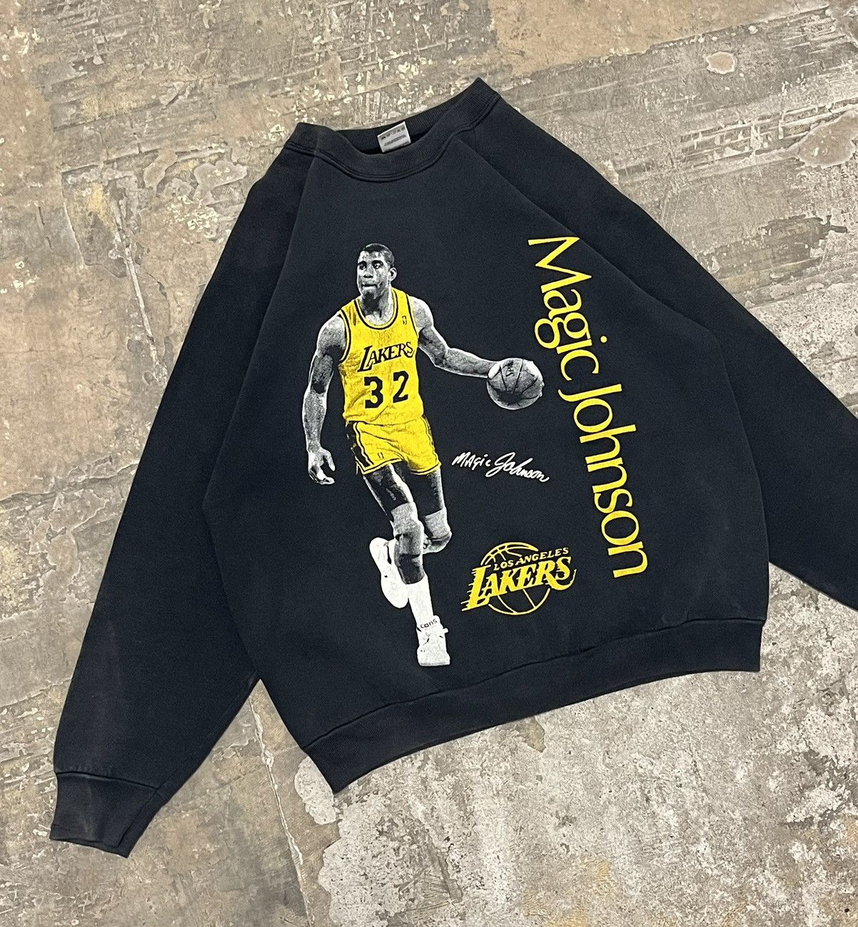 Vintage Crazy rare vintage Los Angeles Lakers Magic Johnson Crewneck Size US L / EU 52-54 / 3 - 1 Thumbnail