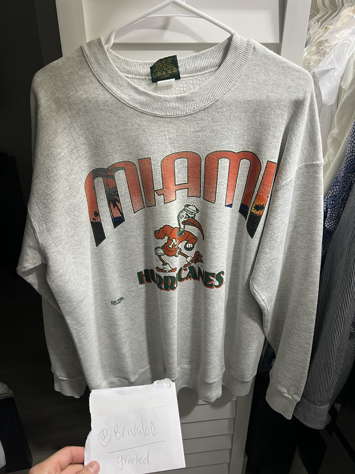 VINTAGE 90s Miami outlet Hurricanes tazmanian printed logo spellout jumper pullover crewneck sweatshirts adult L size light grey Colour