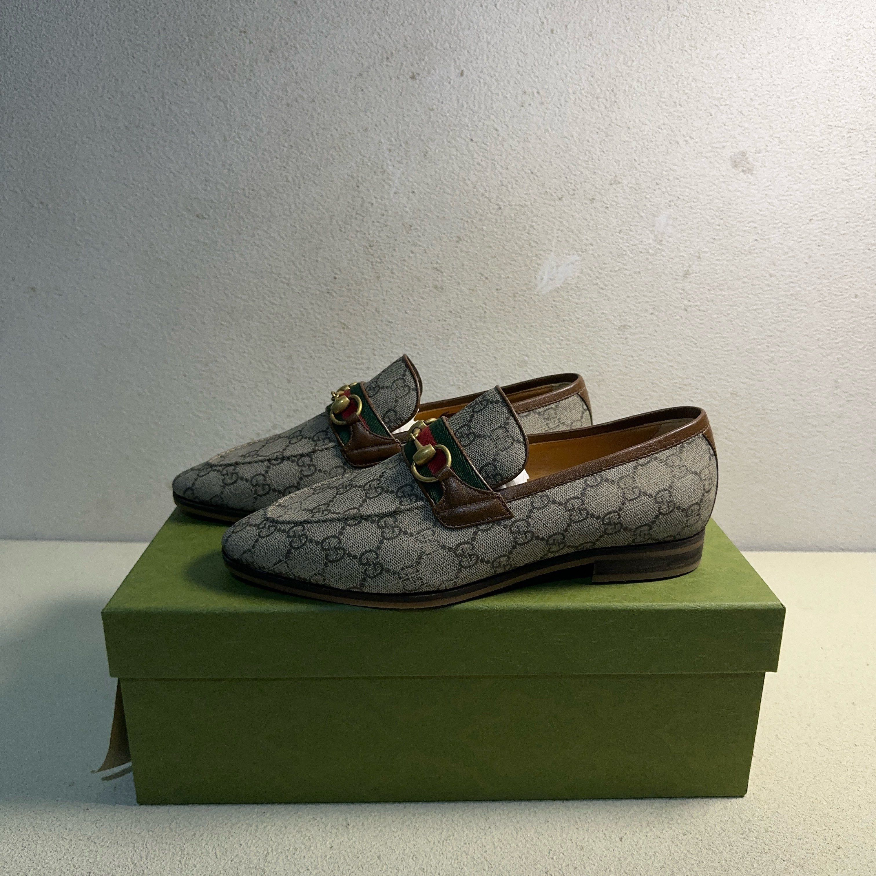 Gucci Gucci Horsebit Loafers Beige Suede 9 Italy Slip On 
