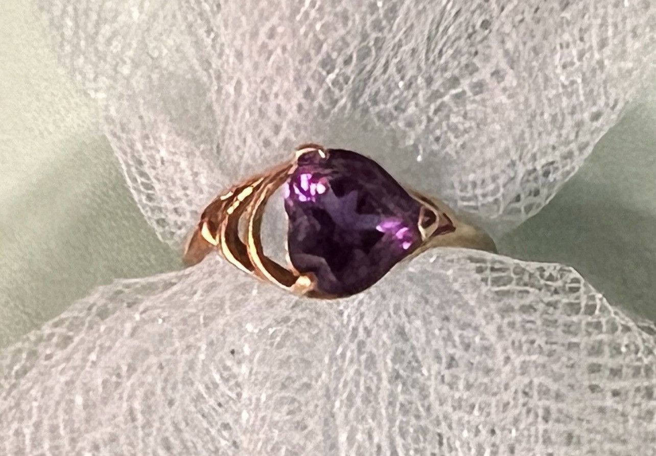 Other 14K Gold Amethyst Heart Ring Size ONE SIZE - 7 Thumbnail