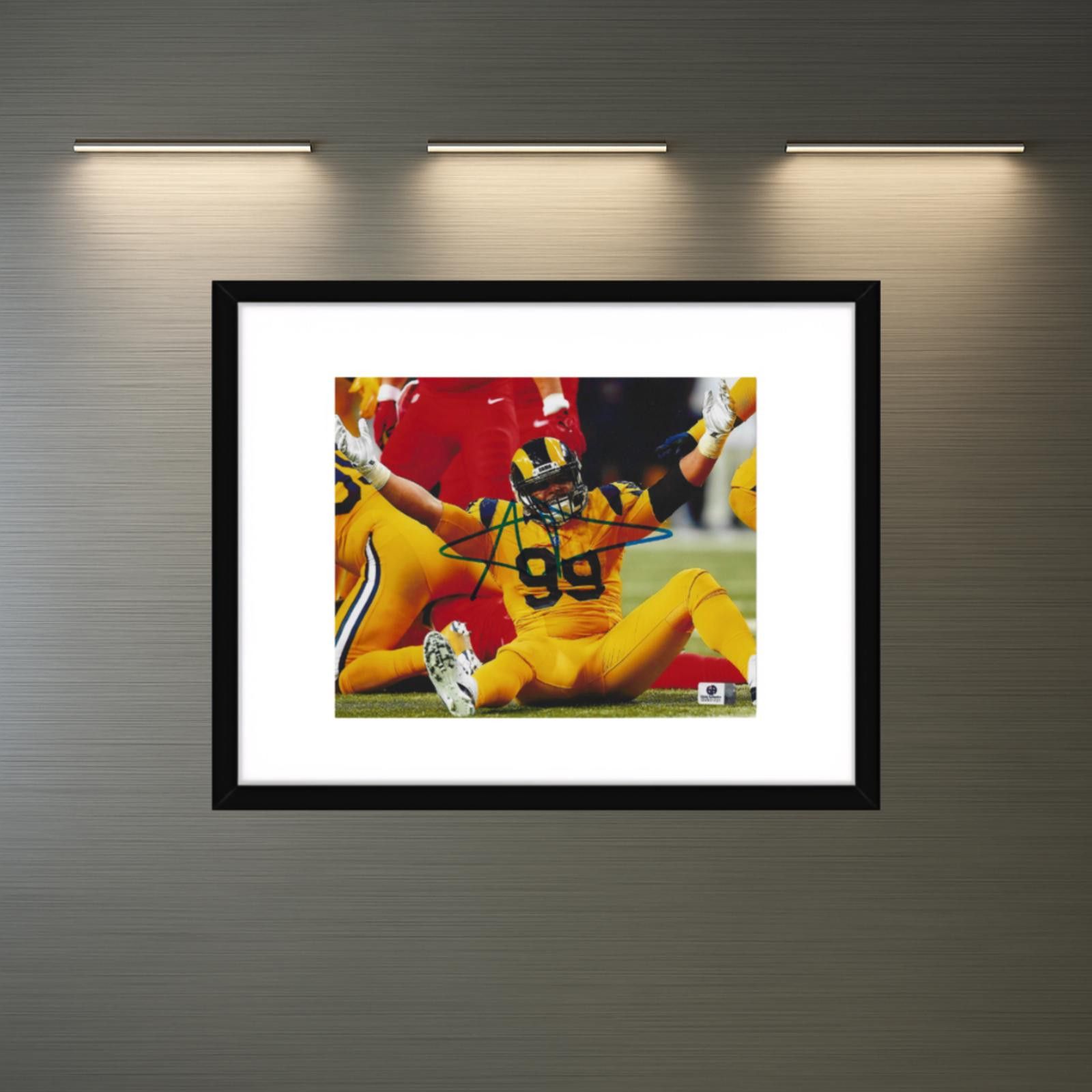 Other Aaron Donald Rams Autographed 8x10 Photo coa W/Frame Size ONE SIZE - 1 Thumbnail