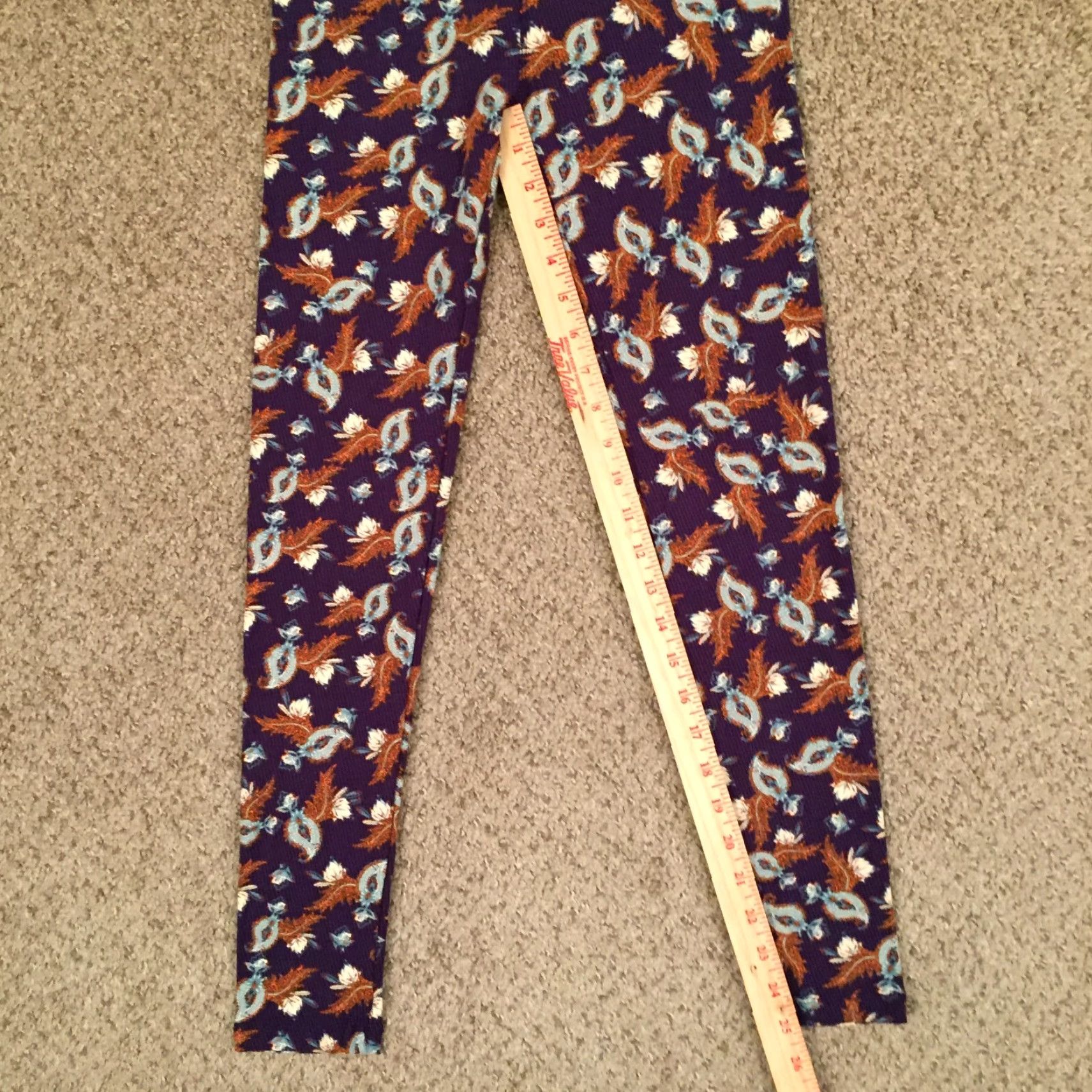 Vintage **LuLaRoe Purple One Size Floral Leggings** User: LuLaRoe Purple One Size Floral Leggings Size 42" / US 20 - 4 Thumbnail