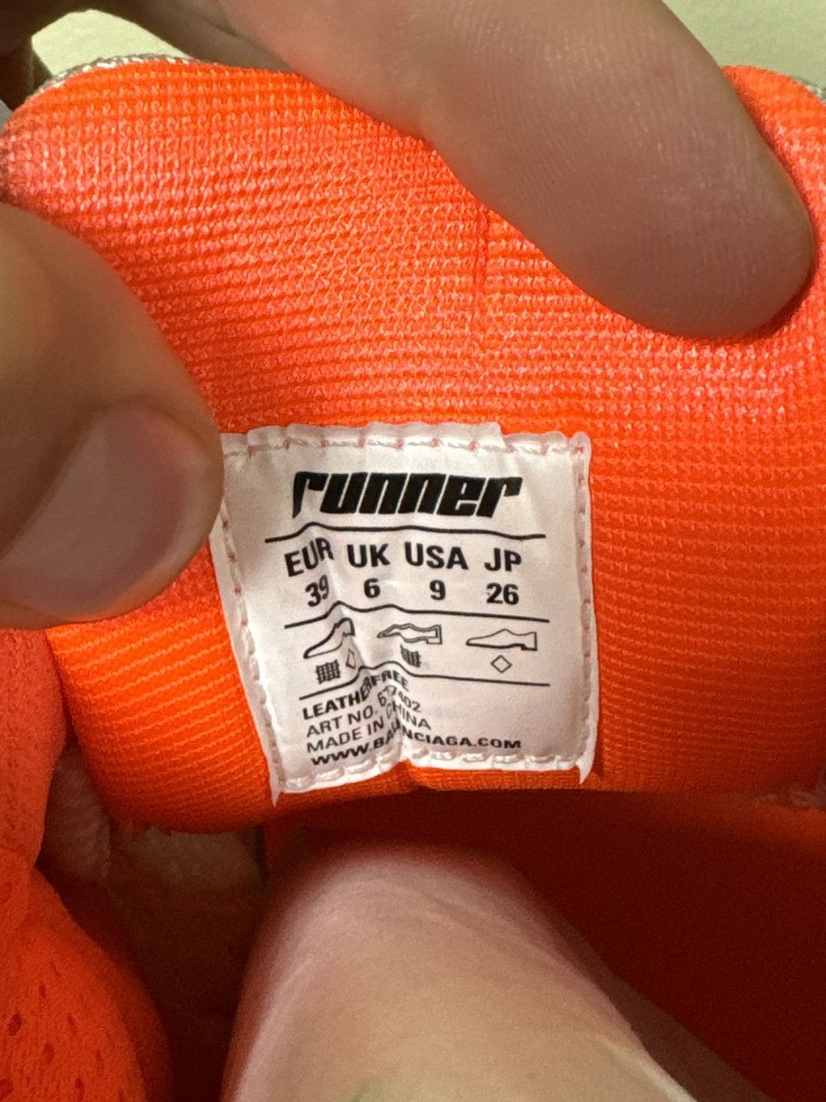Balenciaga Balenciaga White Orange Runner 39 Size US 6 / EU 39 - 9 Thumbnail