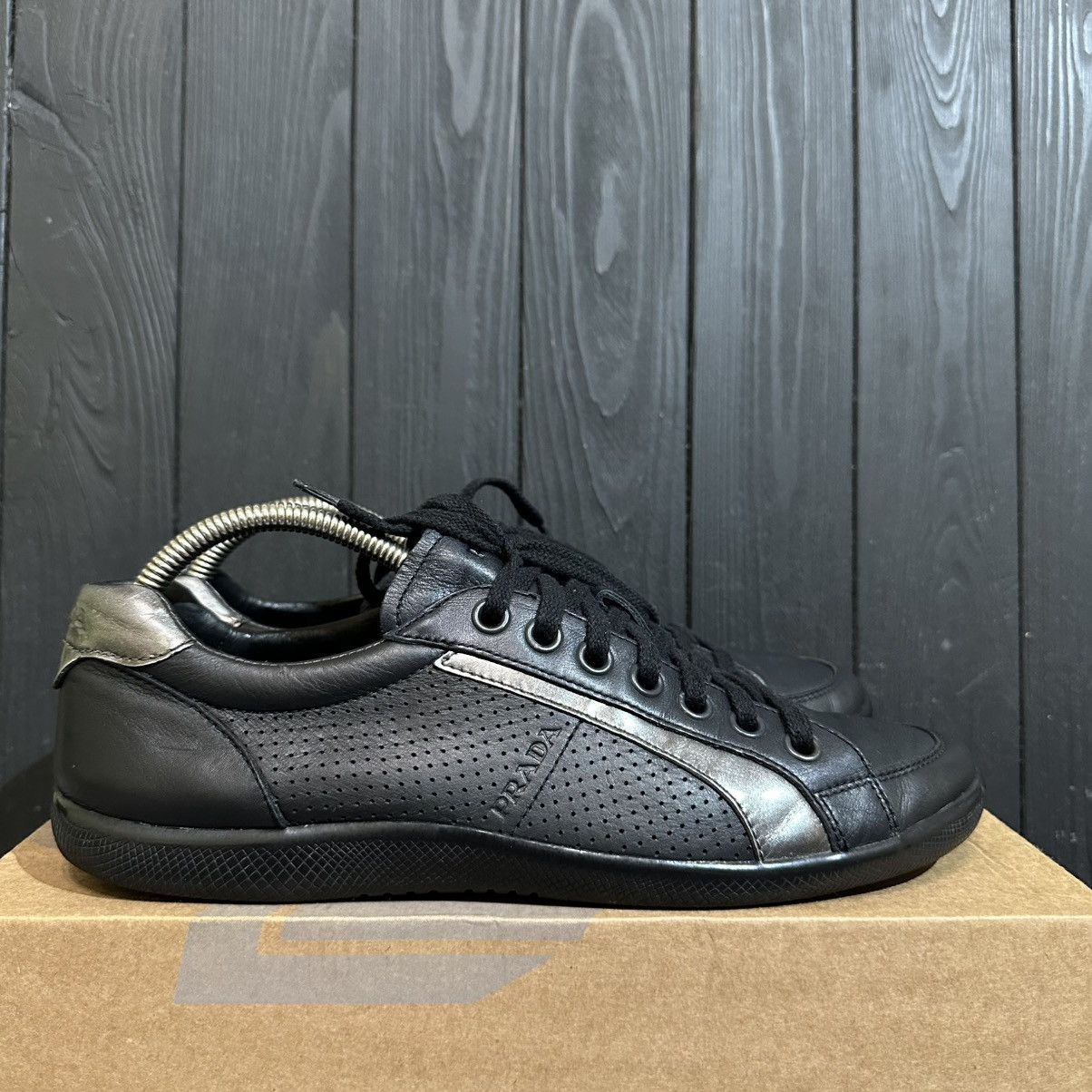 Prada PRADA - Men’s Leather Sneakers Size 8 Size US 8 / EU 41 - 1 Thumbnail