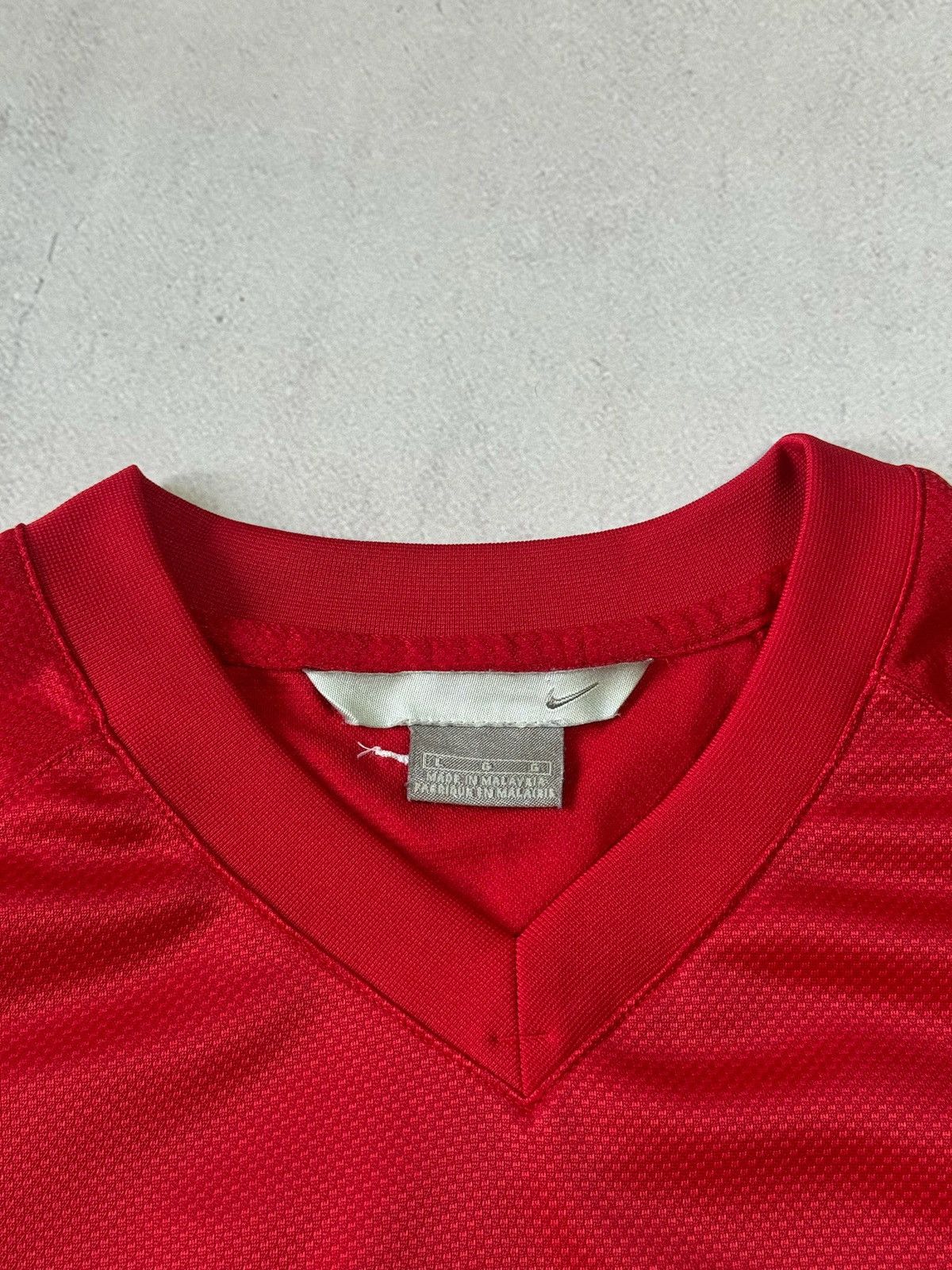 Vintage Vintage Nike T Shirt Tee Jersey Big Logo Baggy Mini Swoosh Size US L / EU 52-54 / 3 - 6 Thumbnail