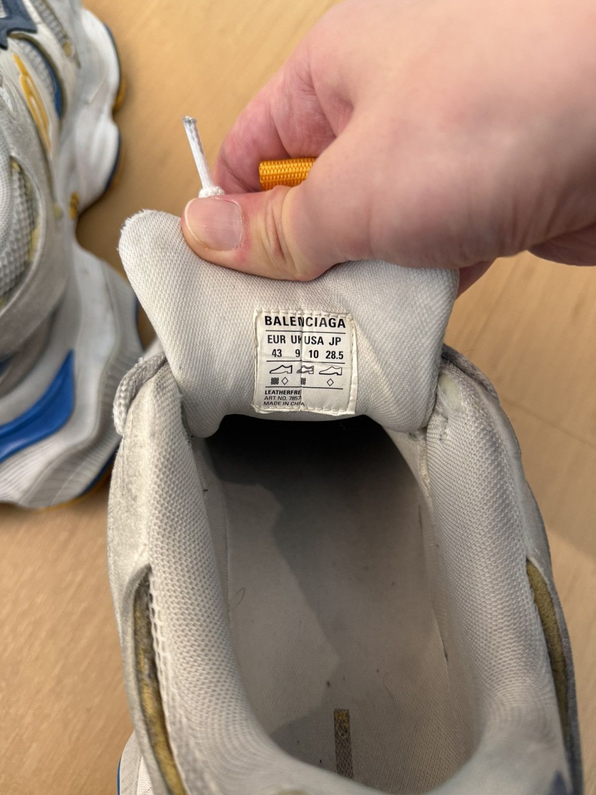 Balenciaga Balenciaga Used Look White Blue Yellow Cargo Sneaker Sz.43 Size US 10 / EU 43 - 5 Thumbnail