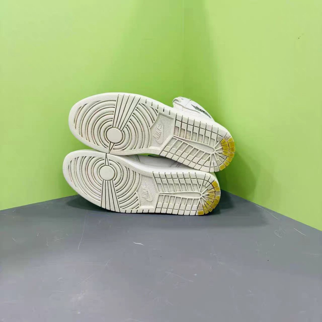 Jordan Brand Air Jordan 1 Retro High Yin Yang White K15 Size US 9.5 / EU 42-43 - 6 Thumbnail