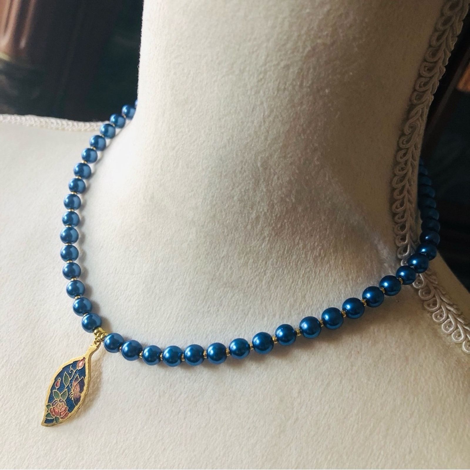 Handmade Handcrafted repurpose blue cloisonné pendant Pearl necklac Size ONE SIZE - 4 Thumbnail