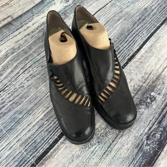 Nine West Vintage 90’s Nine West Unique Cut-Out Design Black Leather W Size US 9.5 / IT 39.5 - 2 Thumbnail
