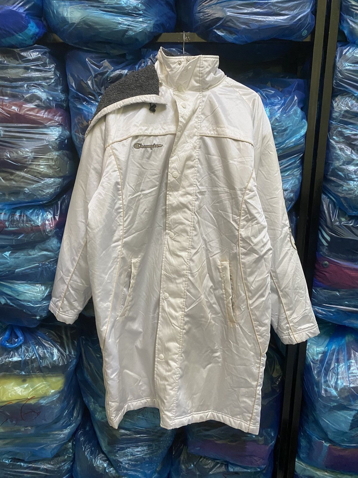 Champion Vintage Champion Japan Longline Hooded Jacket Embroidered Size US S / EU 44-46 / 1 - 1 Thumbnail
