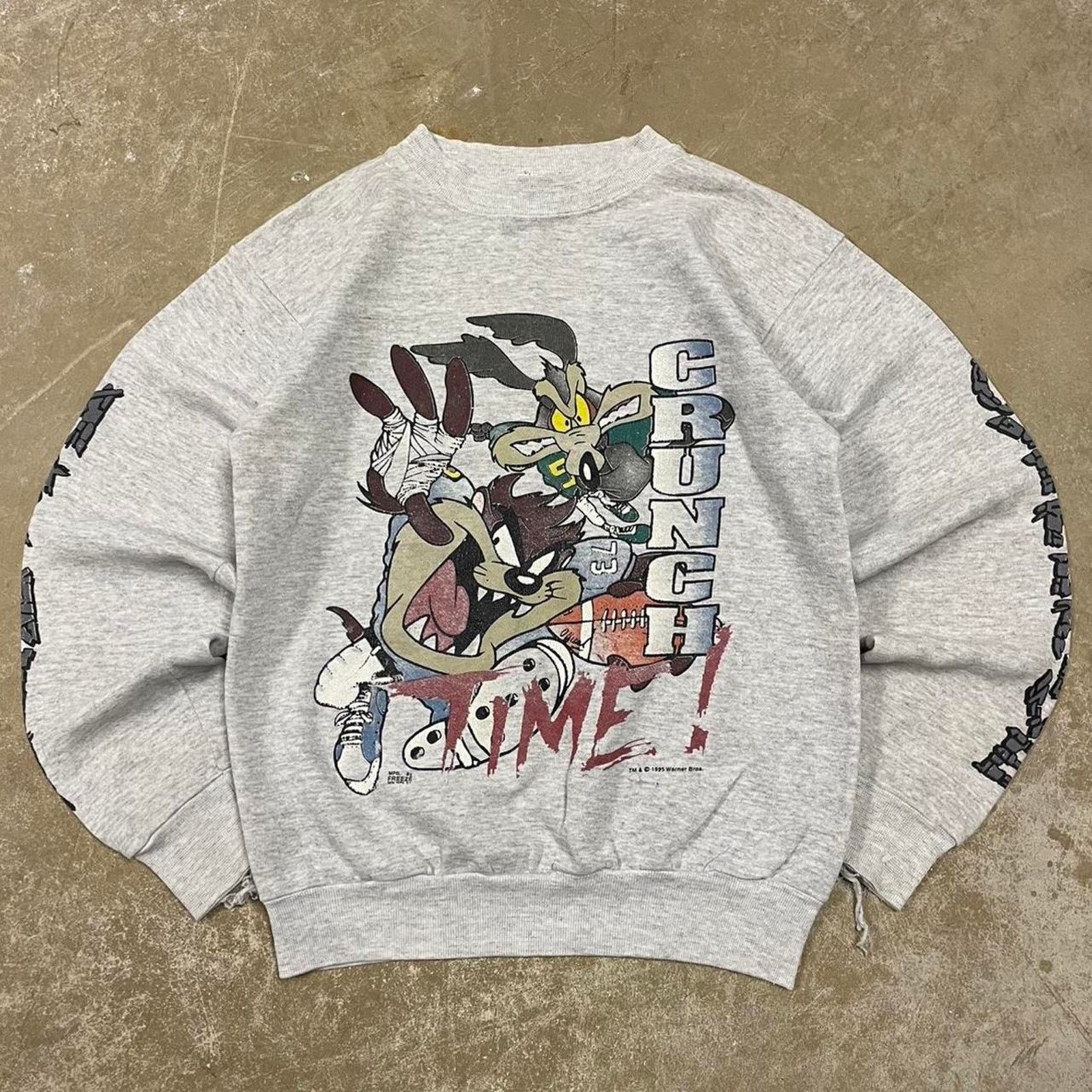Dooney & Bourke 90s Looney Tunes football grey crewneck sweatshirt size smal Size US S / EU 44-46 / 1 - 1 Thumbnail