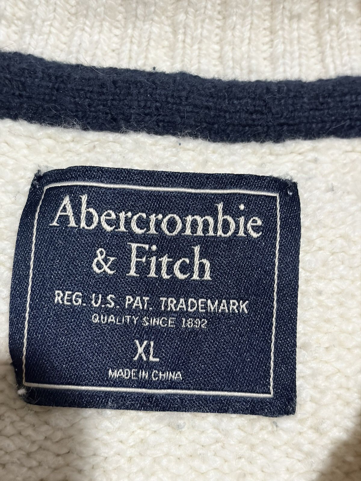 Abercrombie & Fitch Abercrombie & Fitch Sweater Mens XL White Panther Graphic Size US XL / EU 56 / 4 - 6 Thumbnail