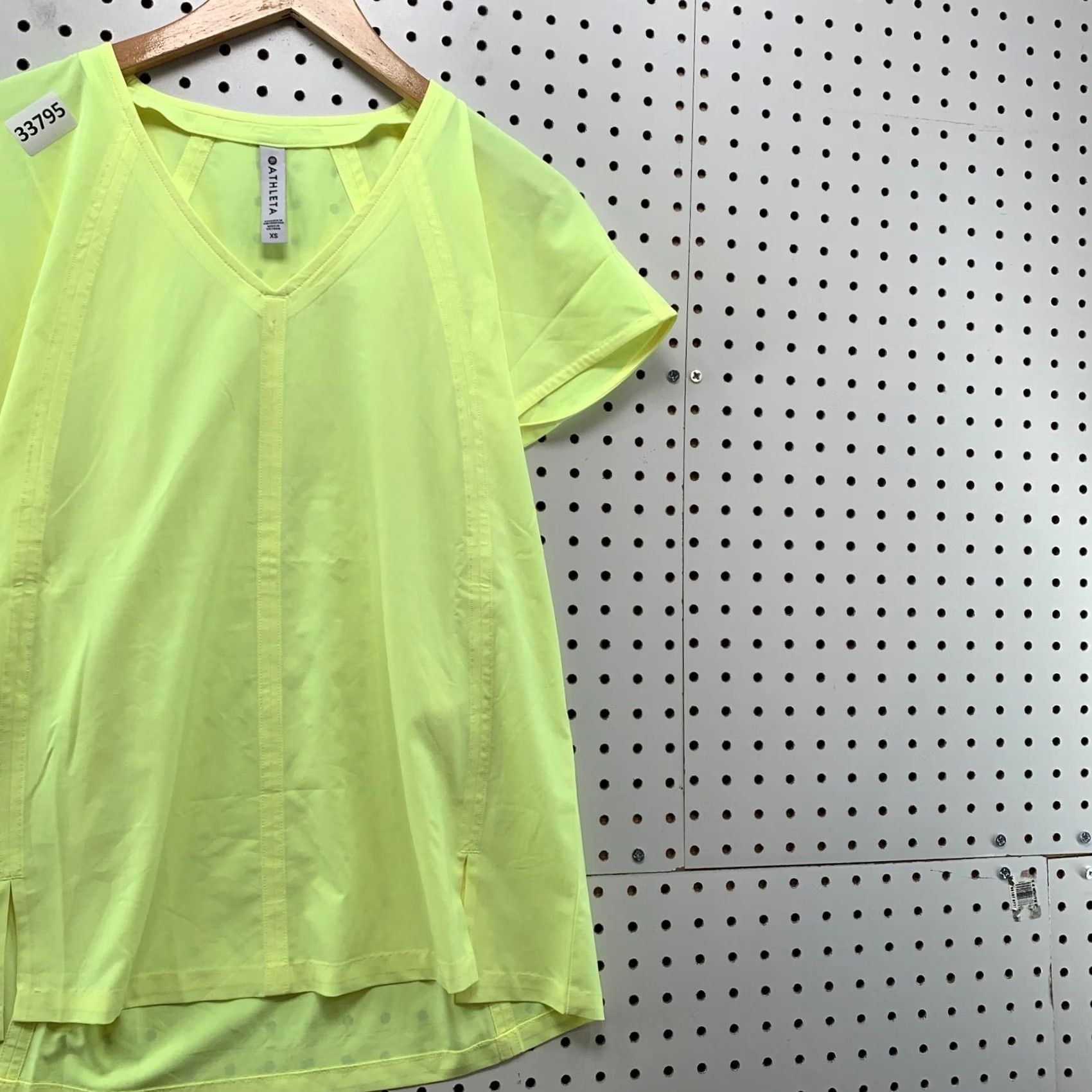 Athleta Athleta Blouse Shirt XS Womens V-Neck Casual Yellow Slit Athletic 15.5x26 Size XS / US 0-2 / IT 36-38 - 4 Thumbnail