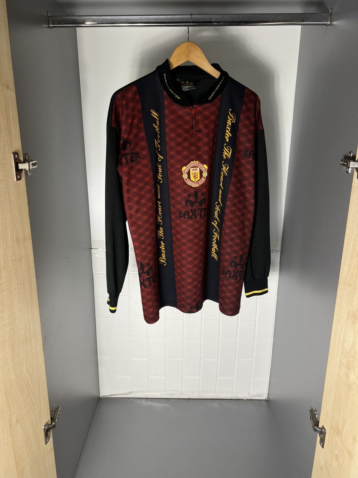 Vintage VERY RARE MANCHESTER UNITED ENGLAND SOCCER JERSEY RETRO 90s Size US M / EU 48-50 / 2 - 2 Thumbnail