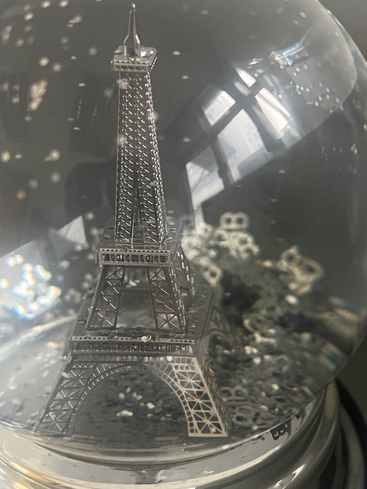 Balenciaga ❄️☃️ Balenciaga Objects Eiffel Tower Snow Globe Size ONE SIZE - 5 Thumbnail