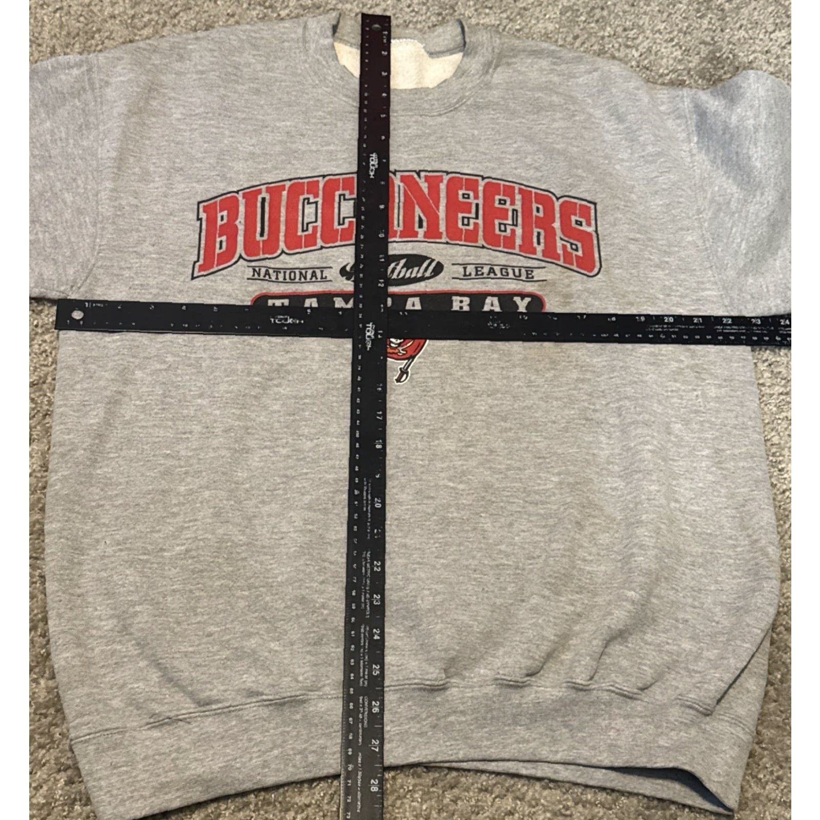 NFL VINTAGE Tampa Bay Buccaneers Grey Crewneck Sweatshirt L NFL Football Y2K Mens Size US L / EU 52-54 / 3 - 6 Thumbnail