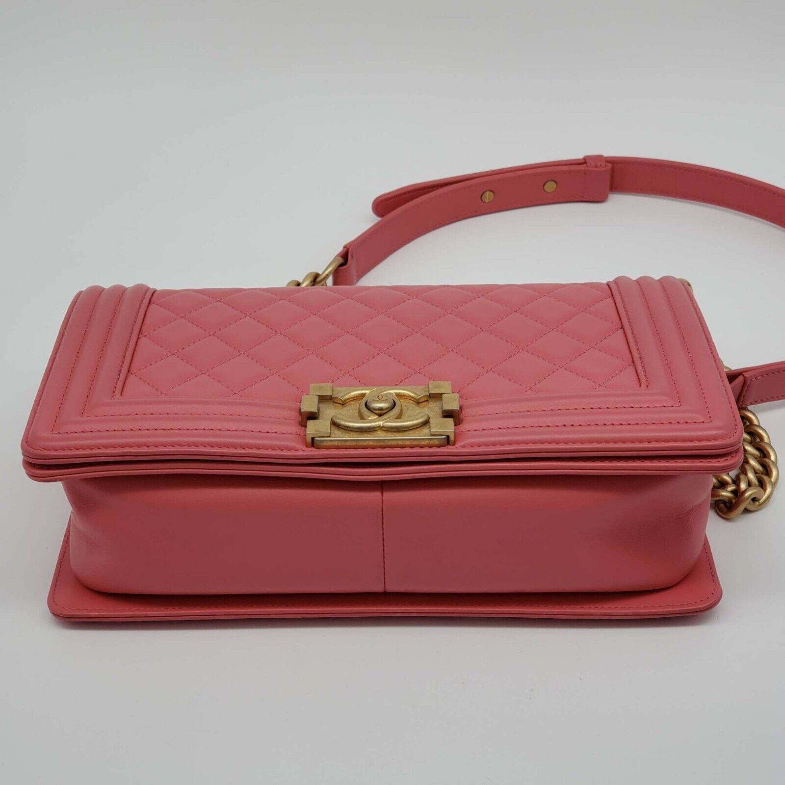 Chanel 100% Authentic CHANEL Boy Leather Shoulder Bag 2700-080524 Size ONE SIZE - 8 Thumbnail