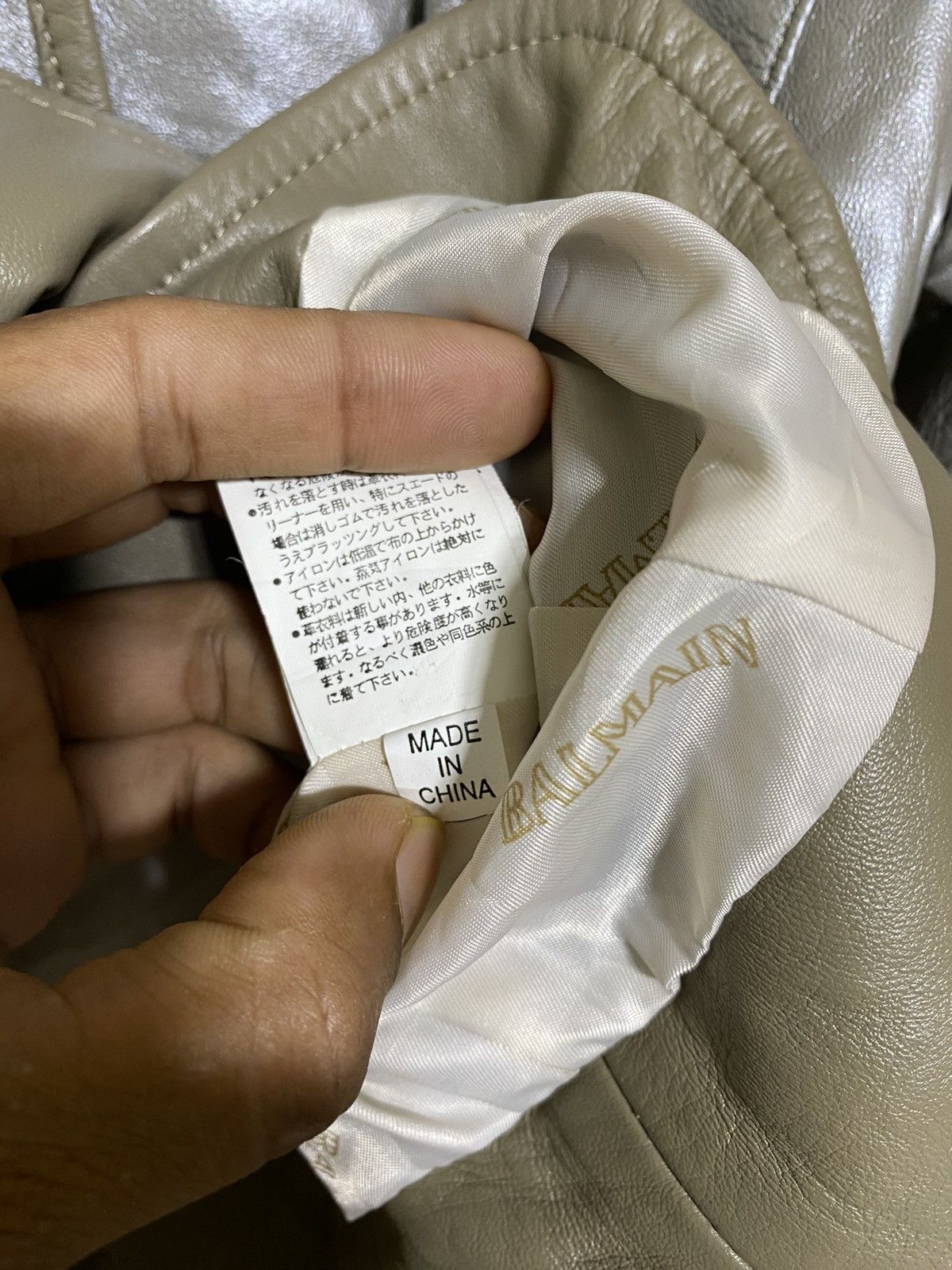 Balmain Offernow🔥Vintage balmain paris leather jacket Size S / US 4 / IT 40 - 9 Thumbnail