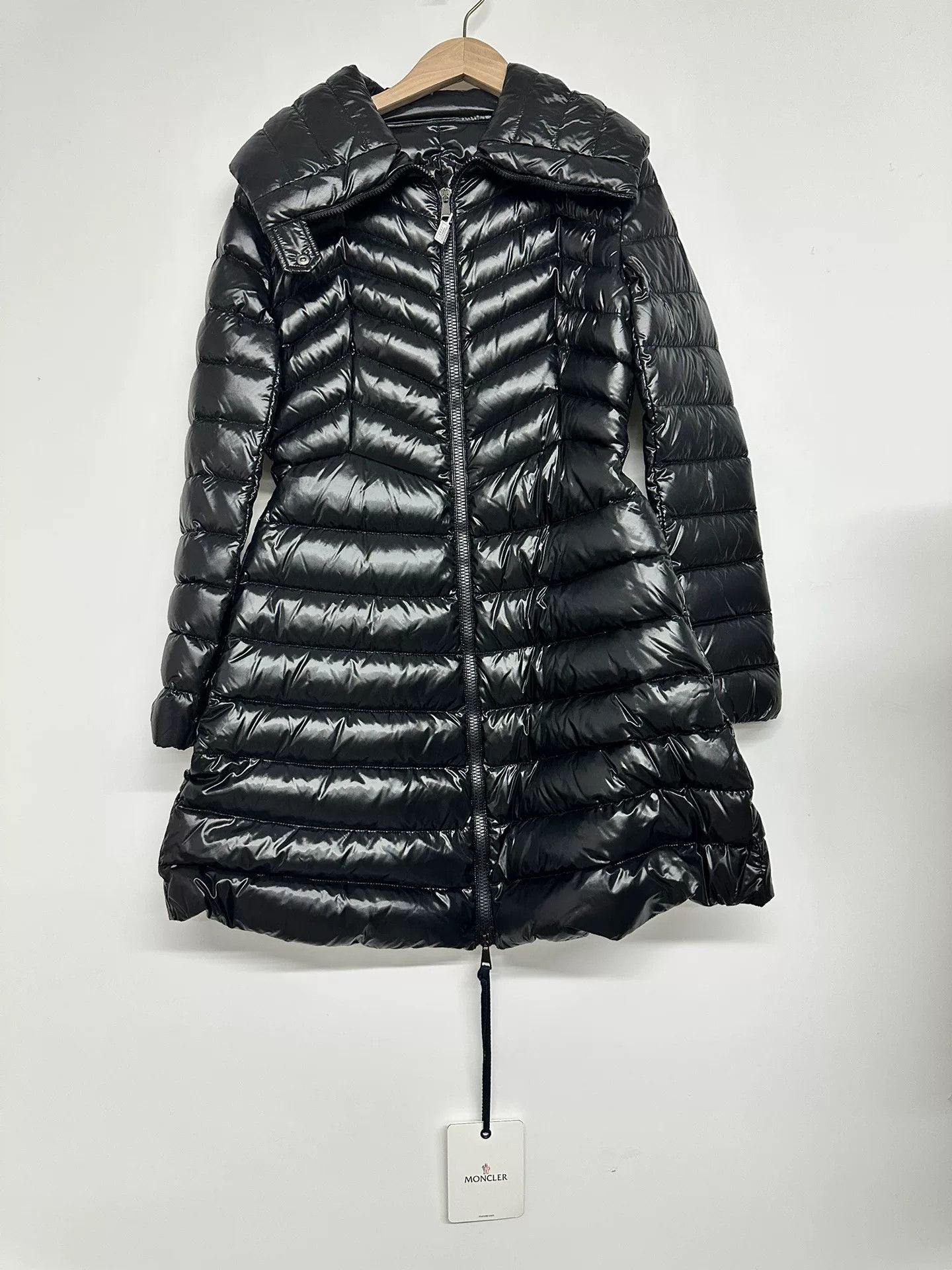 Moncler Moncler Down Jacket Size 1 Size US S / EU 44-46 / 1 - 1 Thumbnail