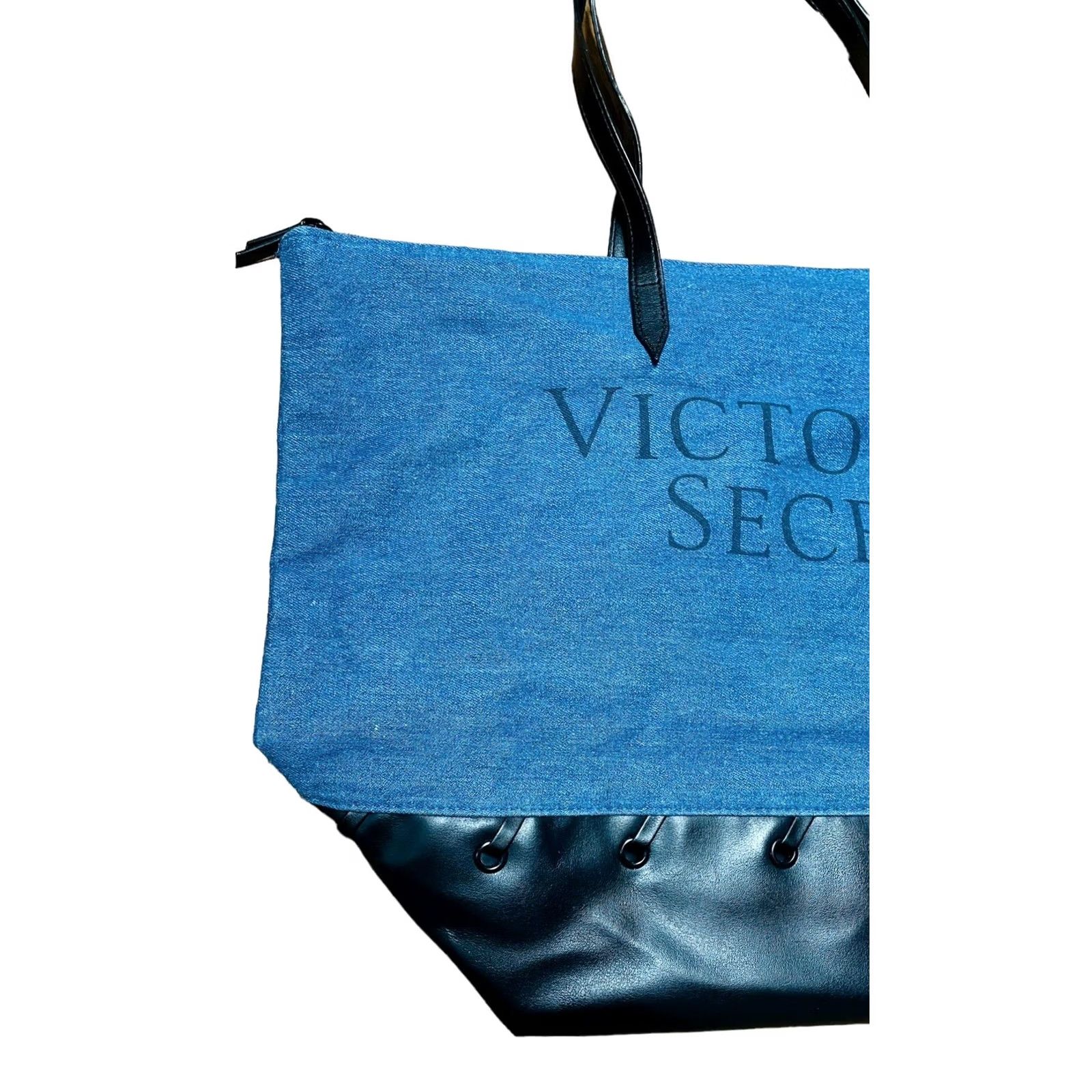 Victoria's Secret VICTORIA'S SECRET Carry All Denim/Faux Leather XL Tote Bag & Pouch Blue/Black Tote Bag Womens XL 2018 City Carry All Size ONE SIZE - 3 Thumbnail