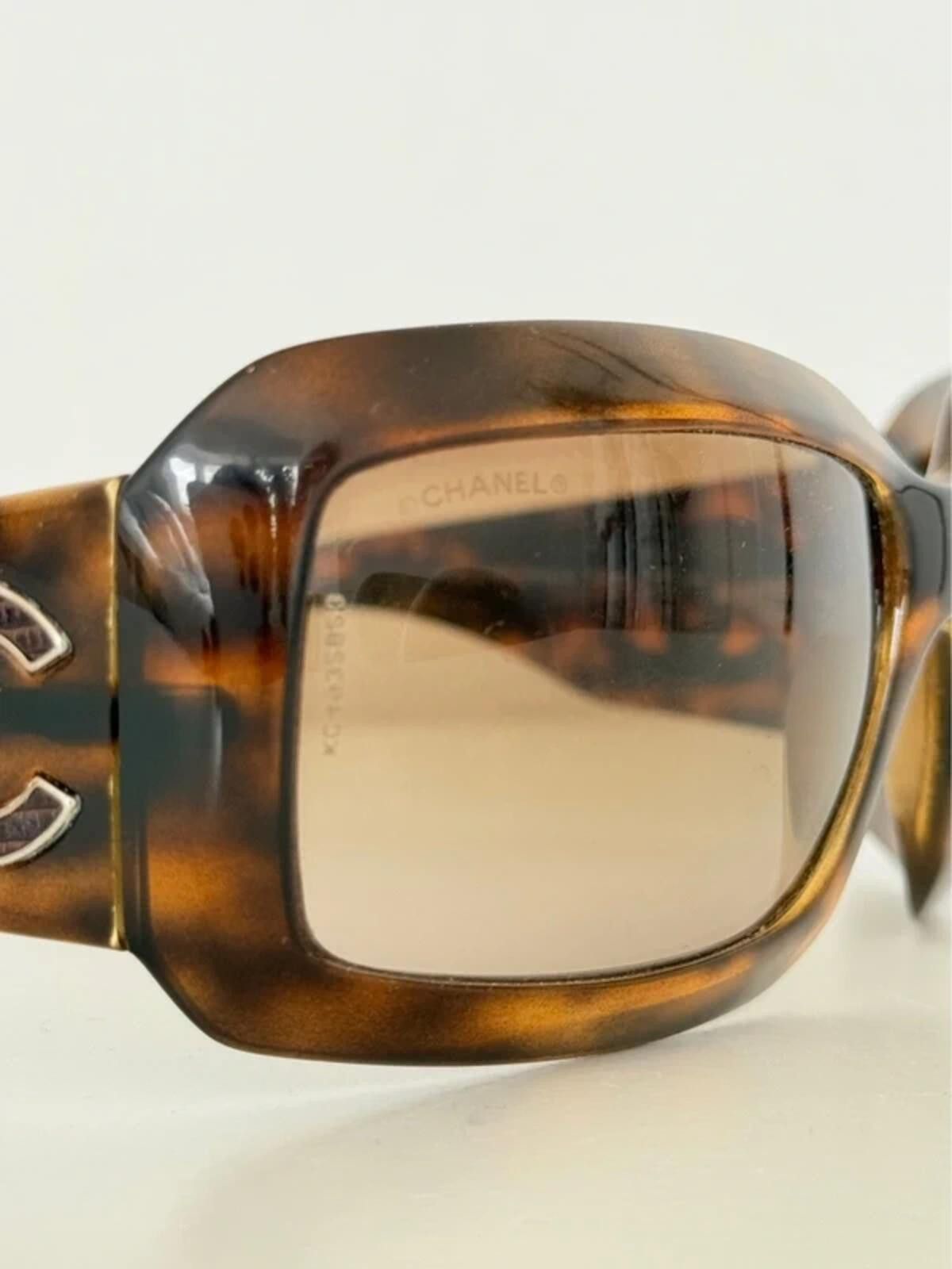 Chanel Chanel 6022-Q Oversized Tortoiseshell Sunglasses Size ONE SIZE - 8 Thumbnail