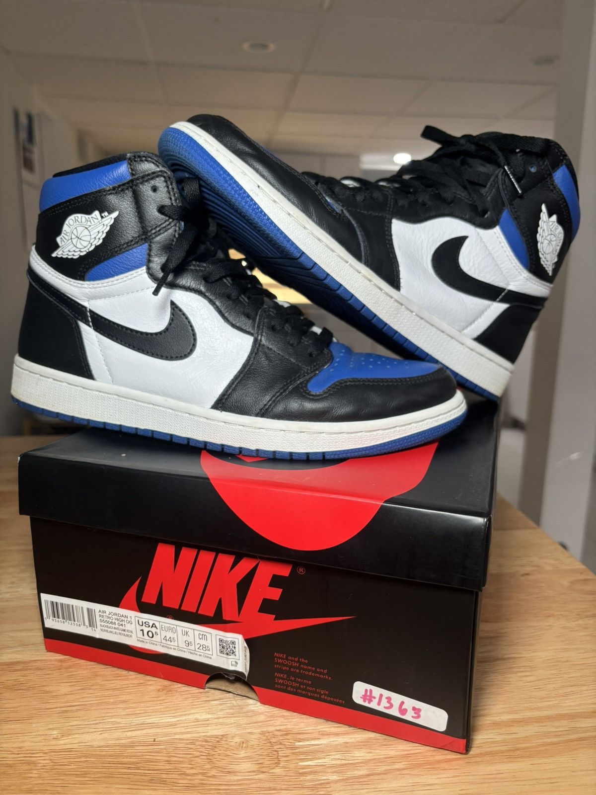 Jordan Brand × Nike Nike Air Jordan 1 Retro High OG “Royal Toe” Size 10.5 Size US 10.5 / EU 43-44 - 1 Thumbnail