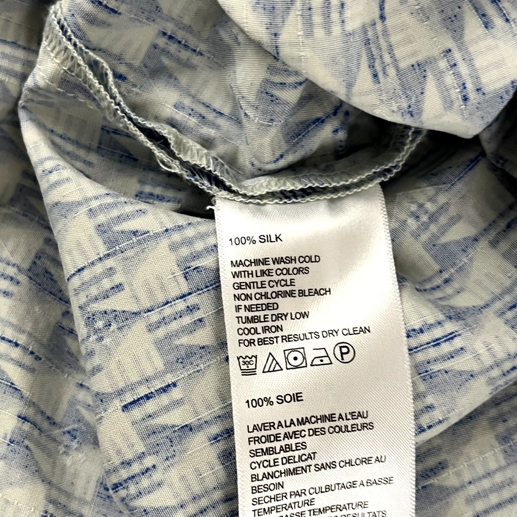 Tommy Bahama TOMMY BAHAMA Shirt Mens XL Blue Geometric 100% Silk Button Up Hawaiian Cap Sleeve Outdoor Casual Workwear Size US XL / EU 56 / 4 - 5 Thumbnail