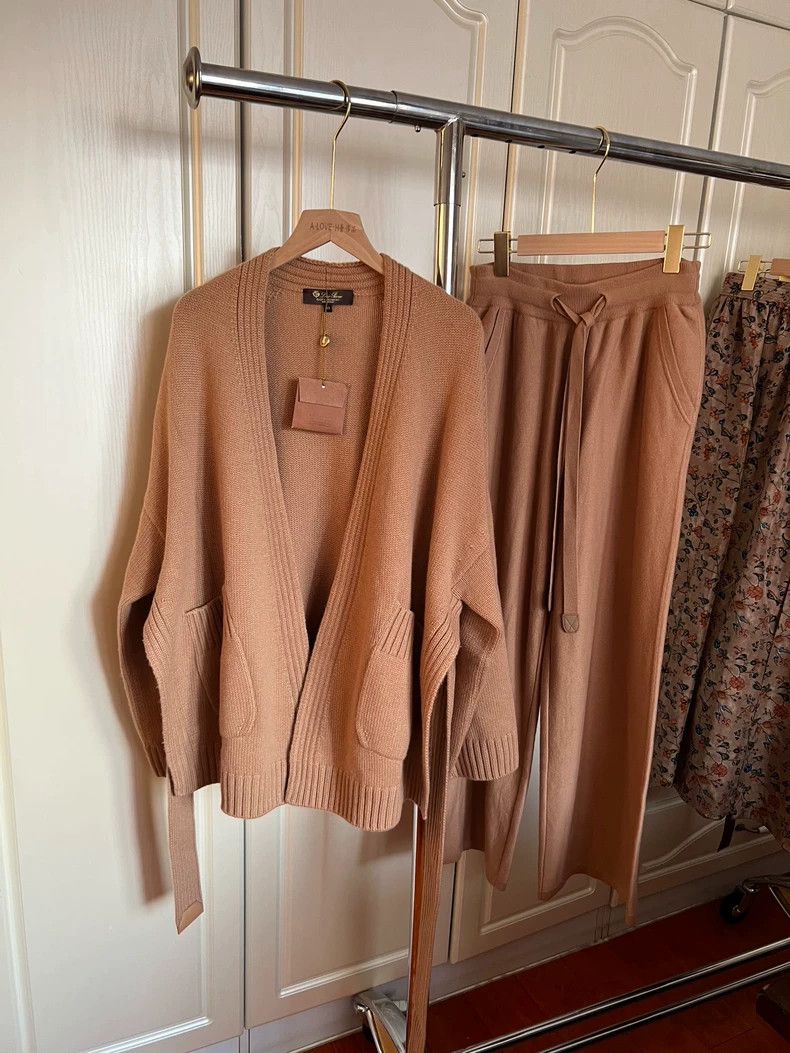 Loro Piana LORO PIANA Lamb fleece sweater cardigan + pants, set Size XS / US 0-2 / IT 36-38 - 3 Thumbnail