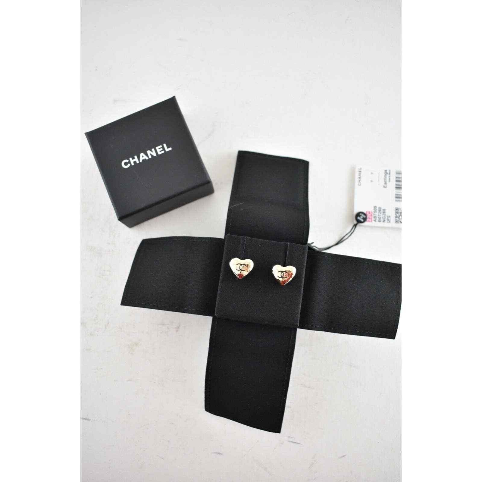 Chanel Chanel 22C Heart Shape Gold Black Statement Stud Earrings Size ONE SIZE - 2 Thumbnail