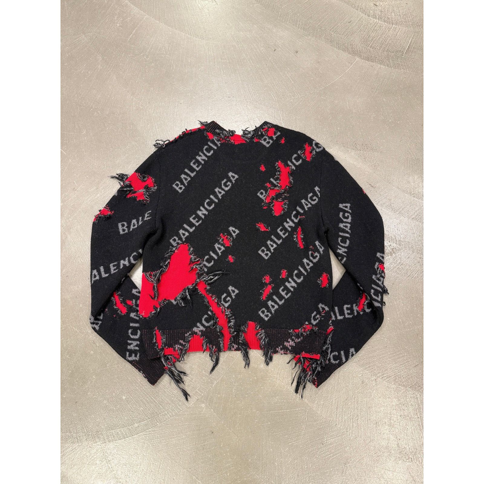 Balenciaga 2021 Balenciaga destroyed logo knit Size US S / EU 44-46 / 1 - 2 Thumbnail