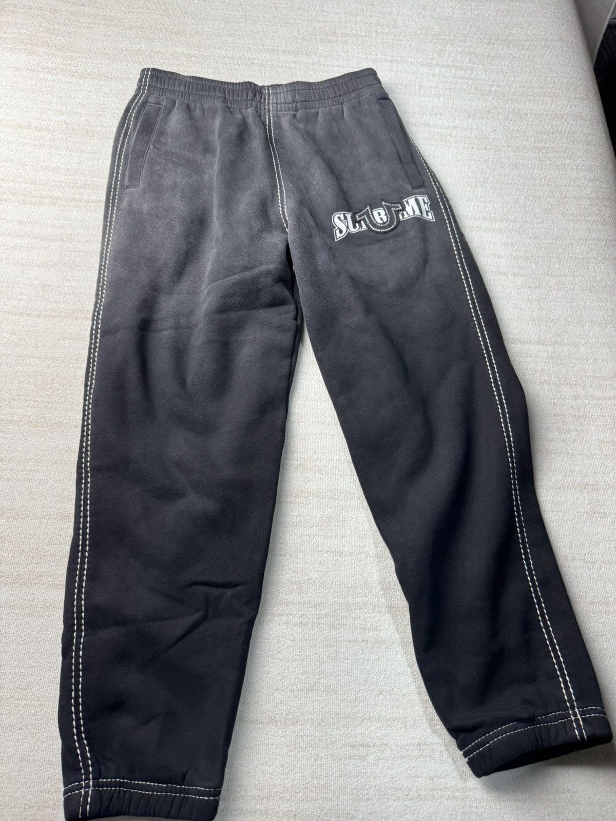 Supreme × True Religion Supreme true religion sweatpants Size US 30 / EU 46 - 2 Thumbnail