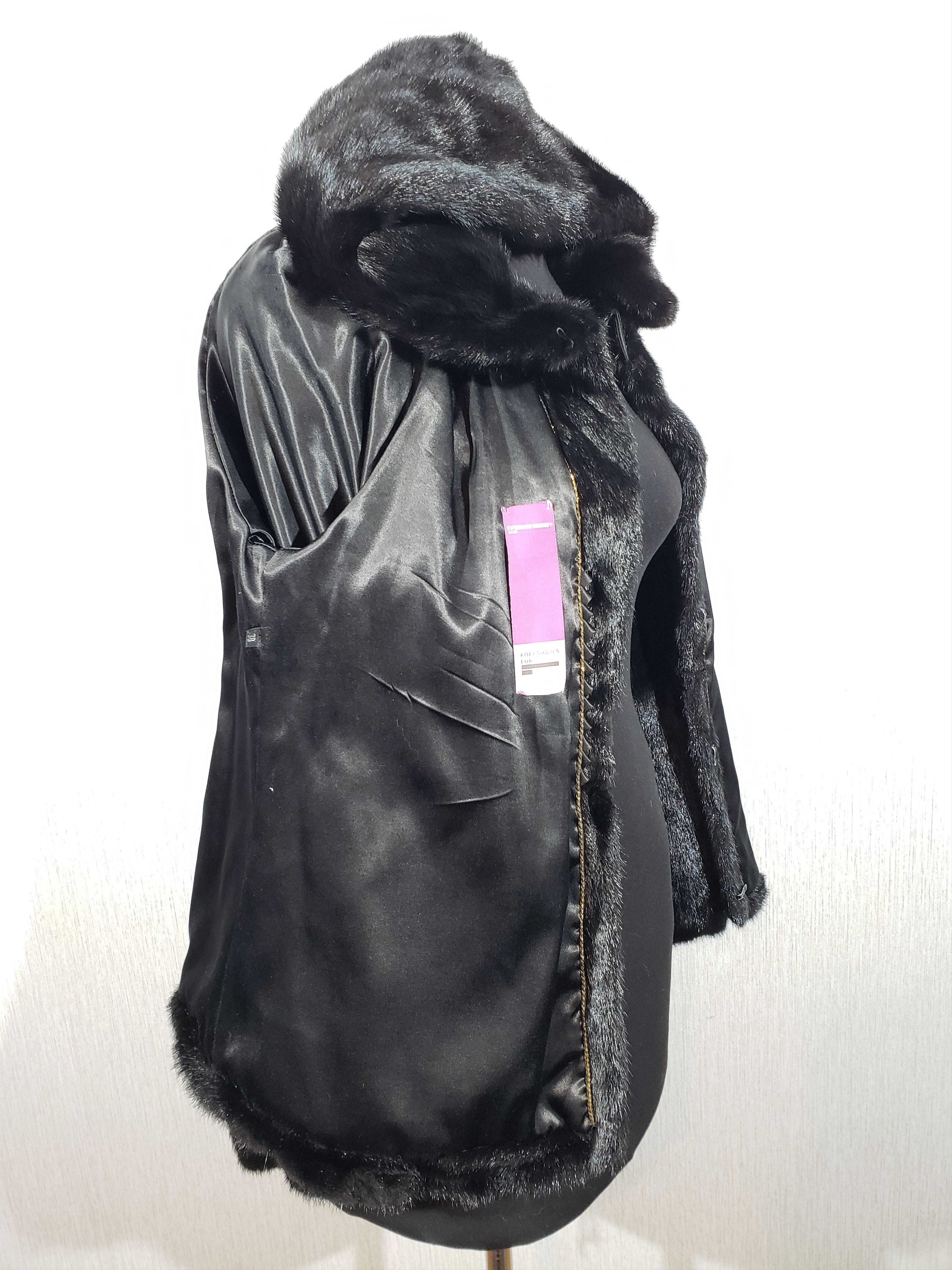 Other Stylish women's mink fur coat with a hood. Size M / US 6-8 / IT 42-44 - 5 Thumbnail